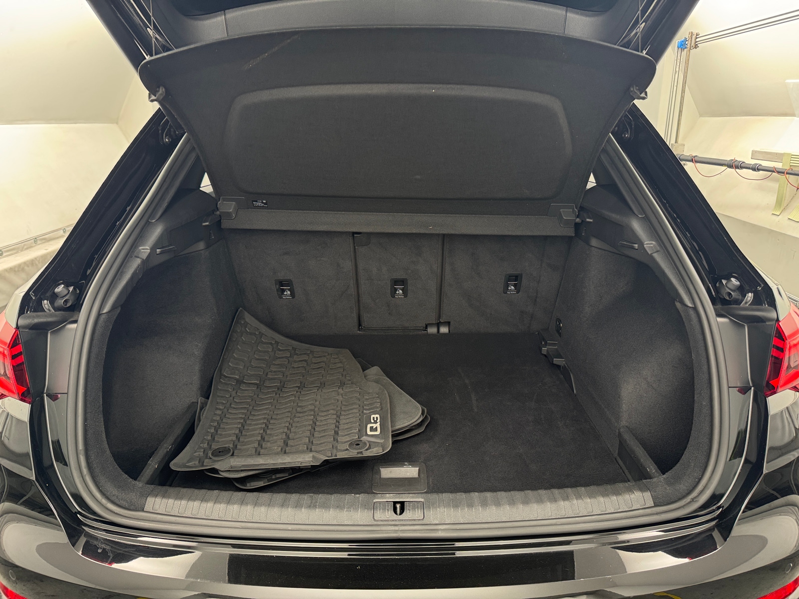 Thumbnail: 2021 Audi Q3 - 6