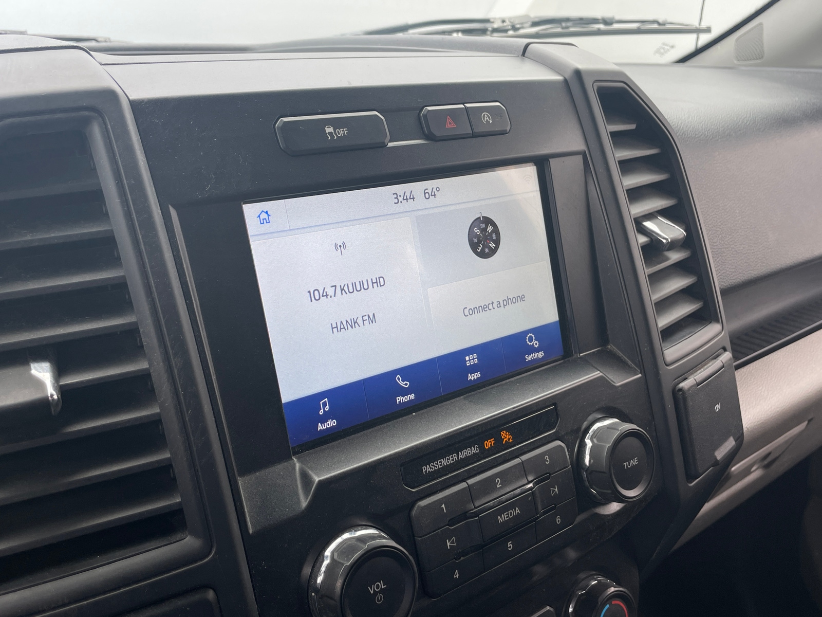 Thumbnail: 2019 Ford Econoline - 4