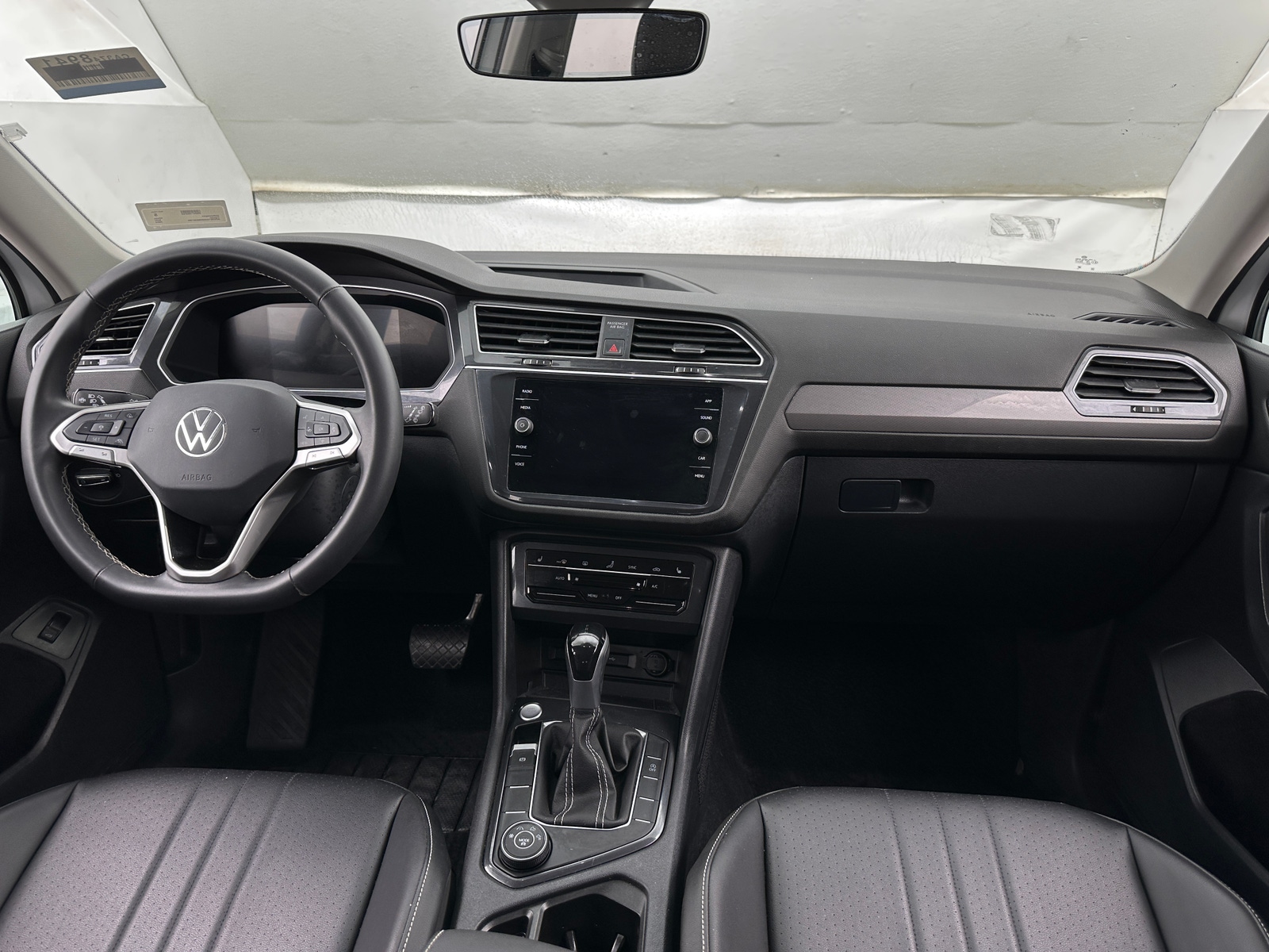 Thumbnail: 2024 Volkswagen Tiguan - 2