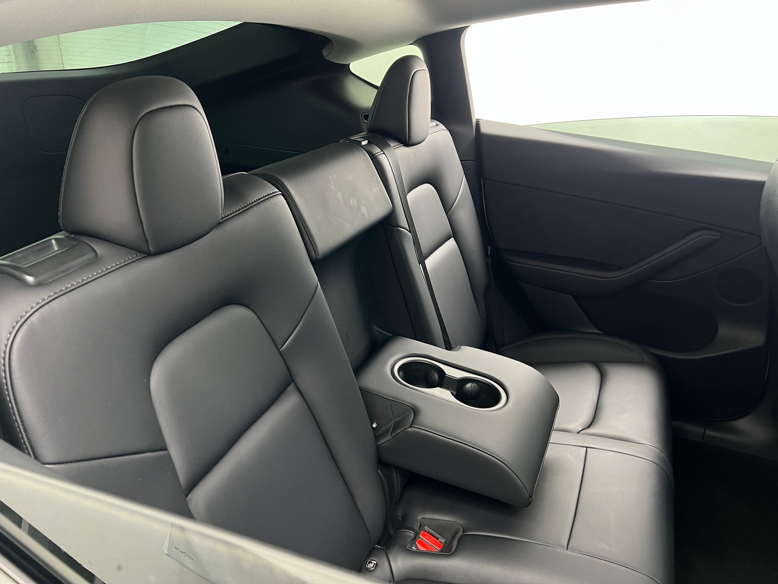 Thumbnail: 2022 Tesla Model Y - 4