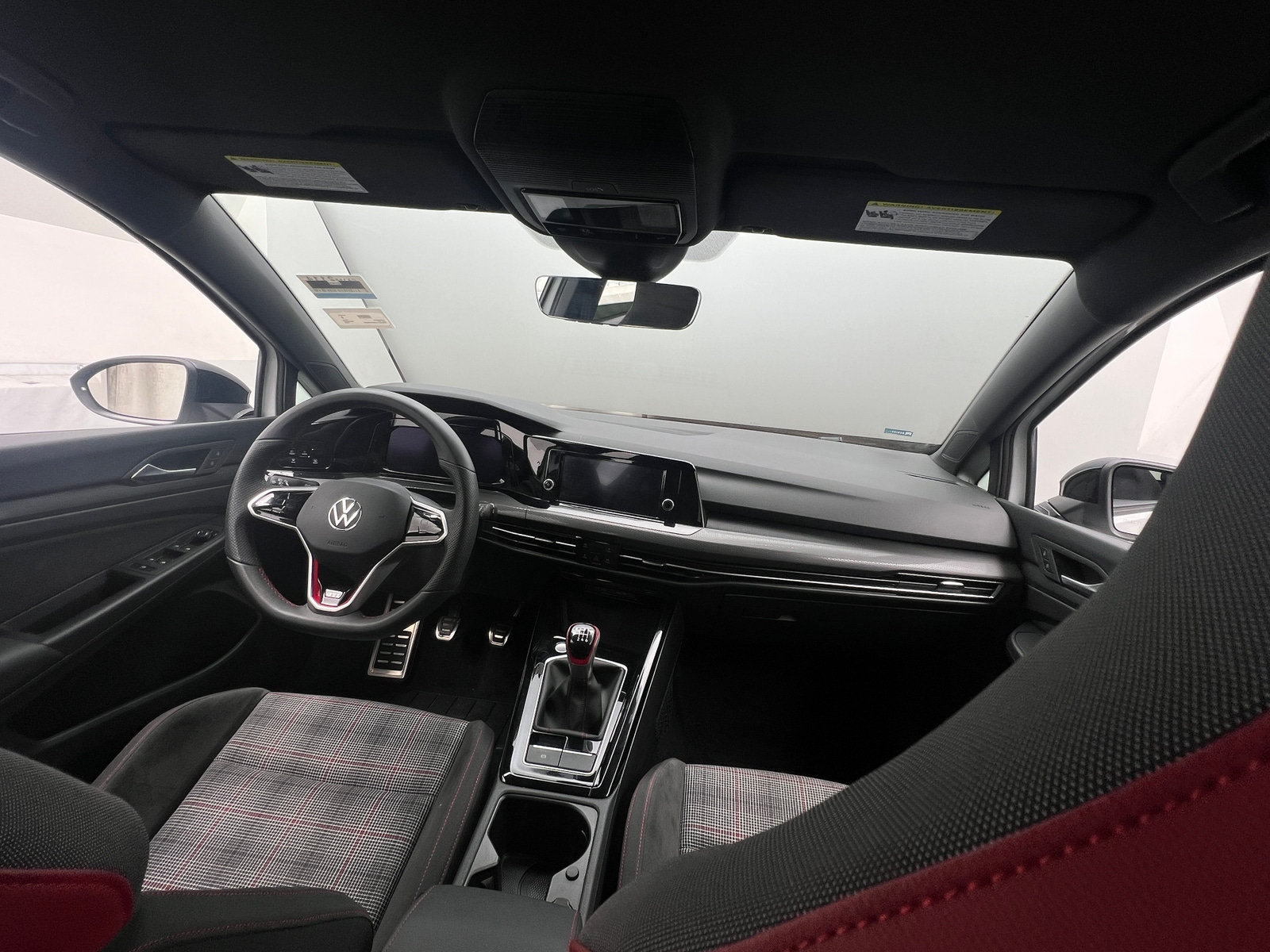 Thumbnail: 2024 Volkswagen Golf - 3