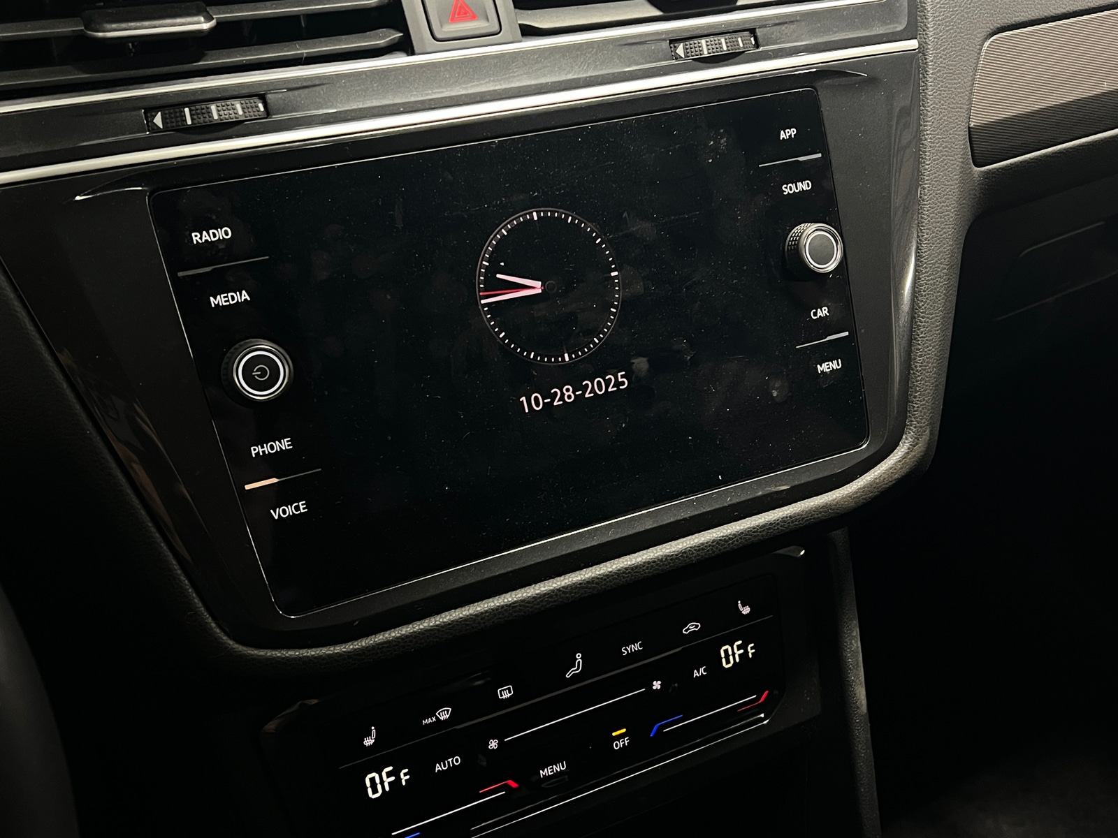 Thumbnail: 2024 Volkswagen Tiguan - 3