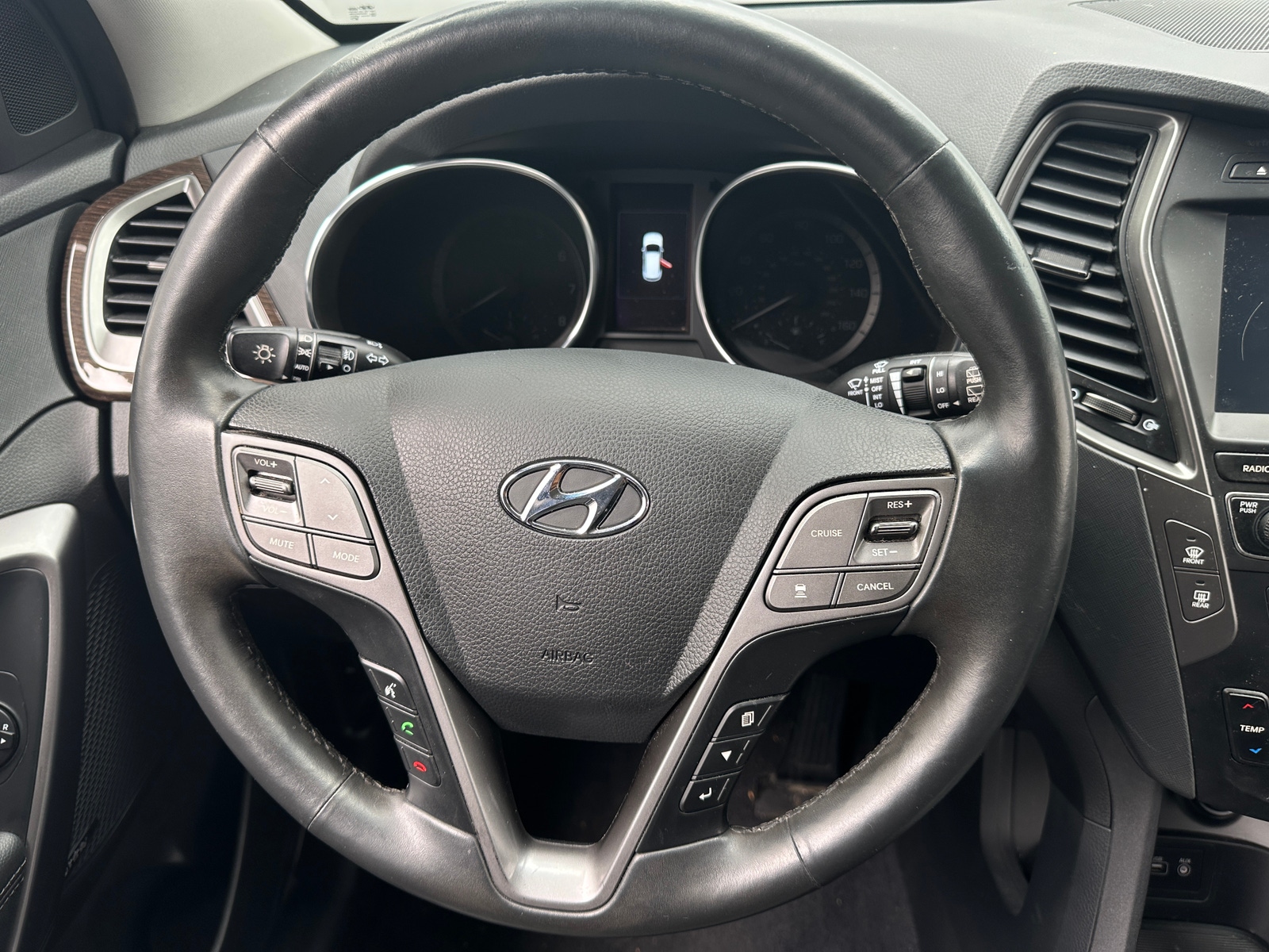 Thumbnail: 2017 Hyundai Santa Fe - 4