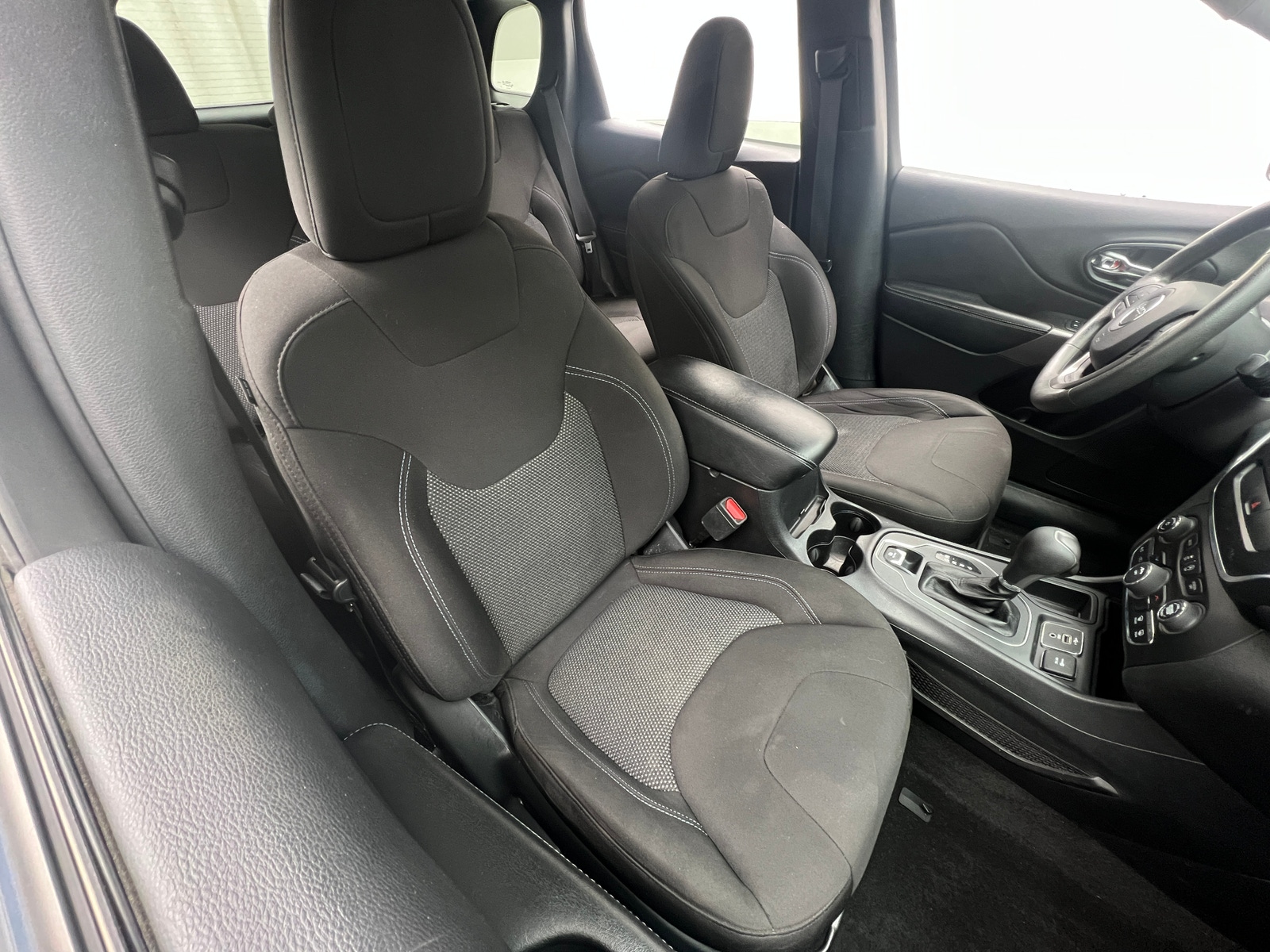 Thumbnail: 2020 Jeep Cherokee - 2