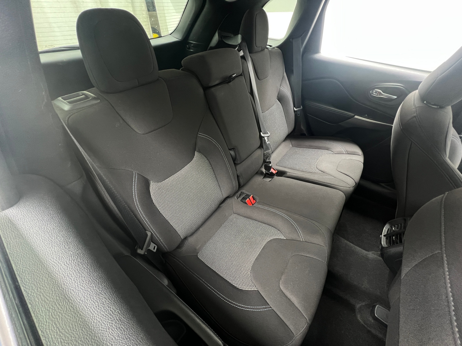 Thumbnail: 2020 Jeep Cherokee - 6