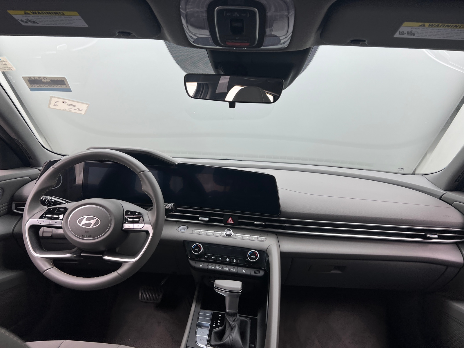 Thumbnail: 2024 Hyundai Elantra - 3