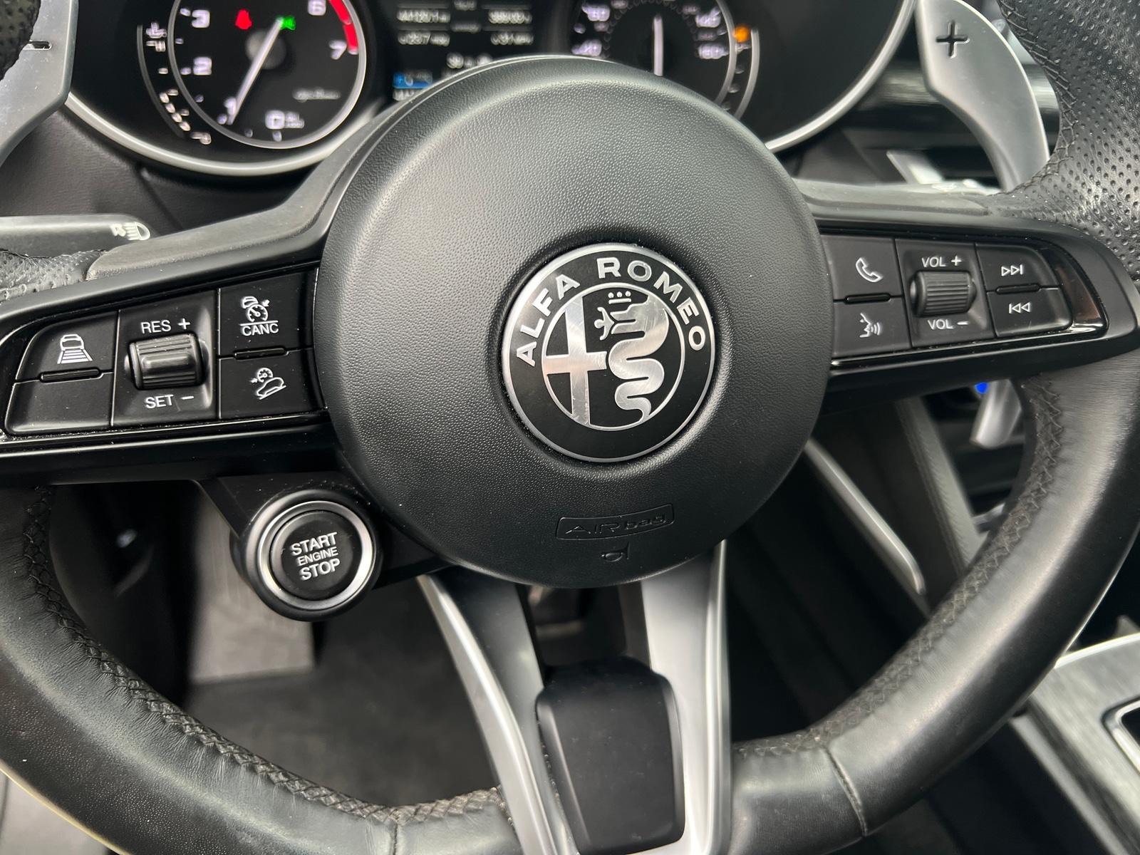 Thumbnail: 2022 Alfa Romeo Stelvio - 4