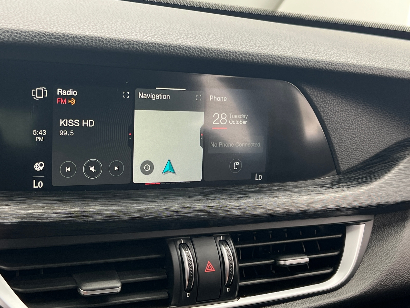 Thumbnail: 2022 Alfa Romeo Stelvio - 3