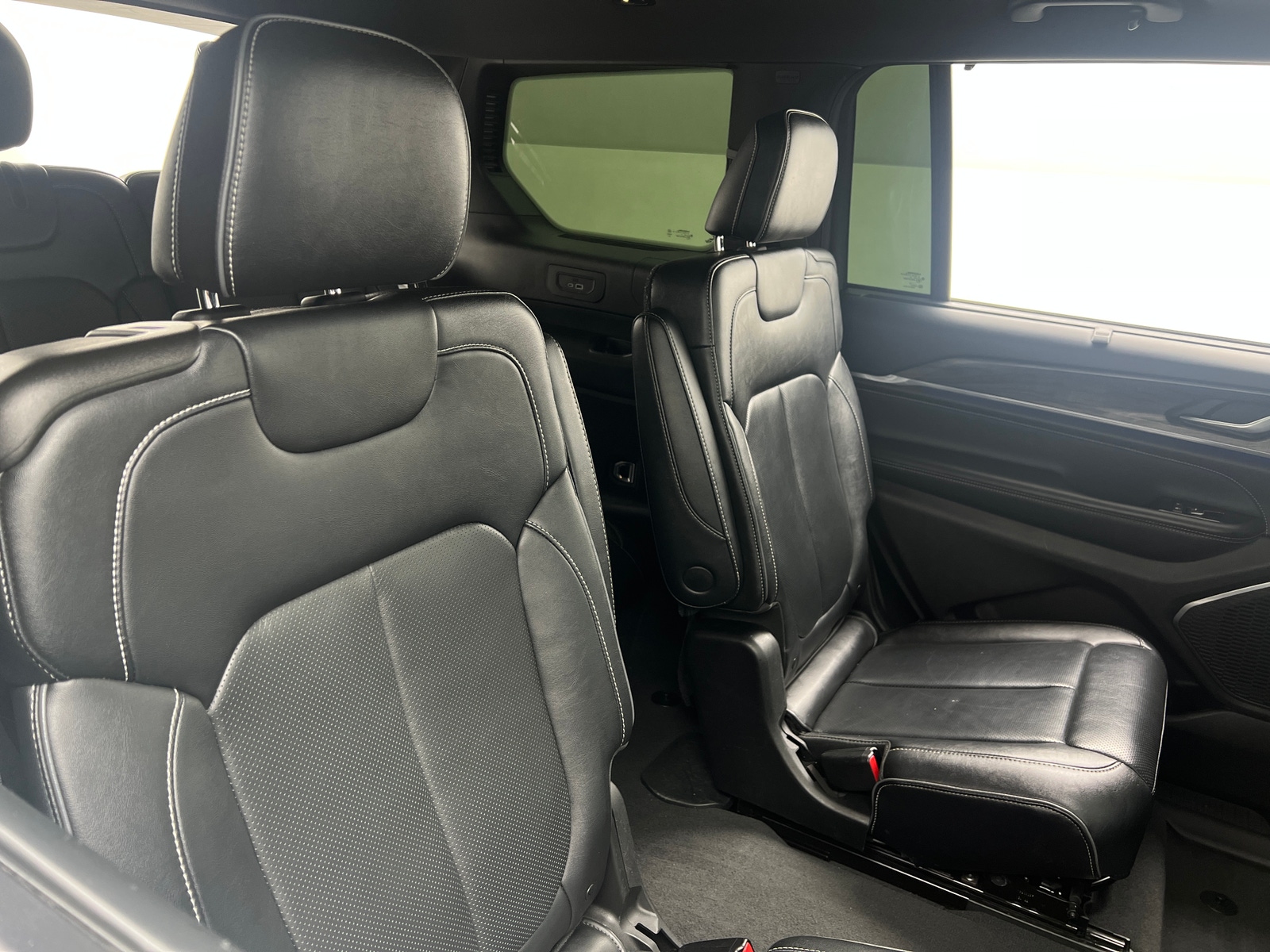 Thumbnail: 2023 Jeep Grand Cherokee L - 5