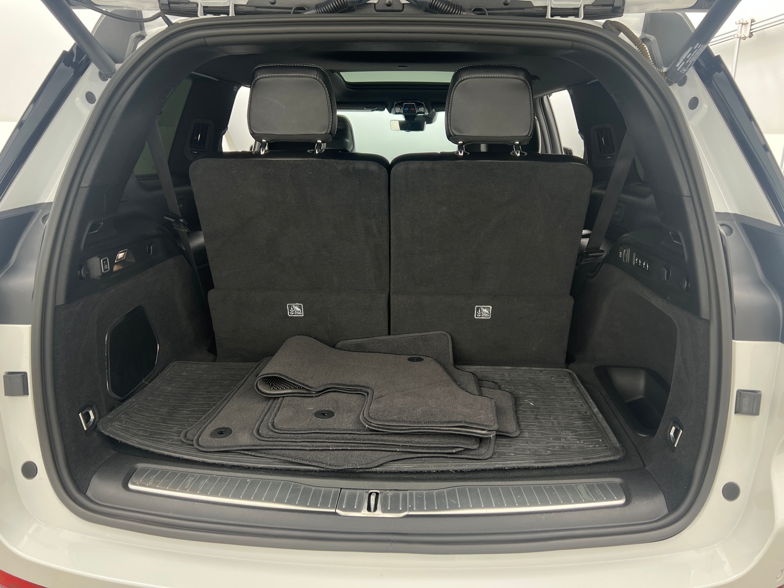 Thumbnail: 2023 Jeep Grand Cherokee L - 6