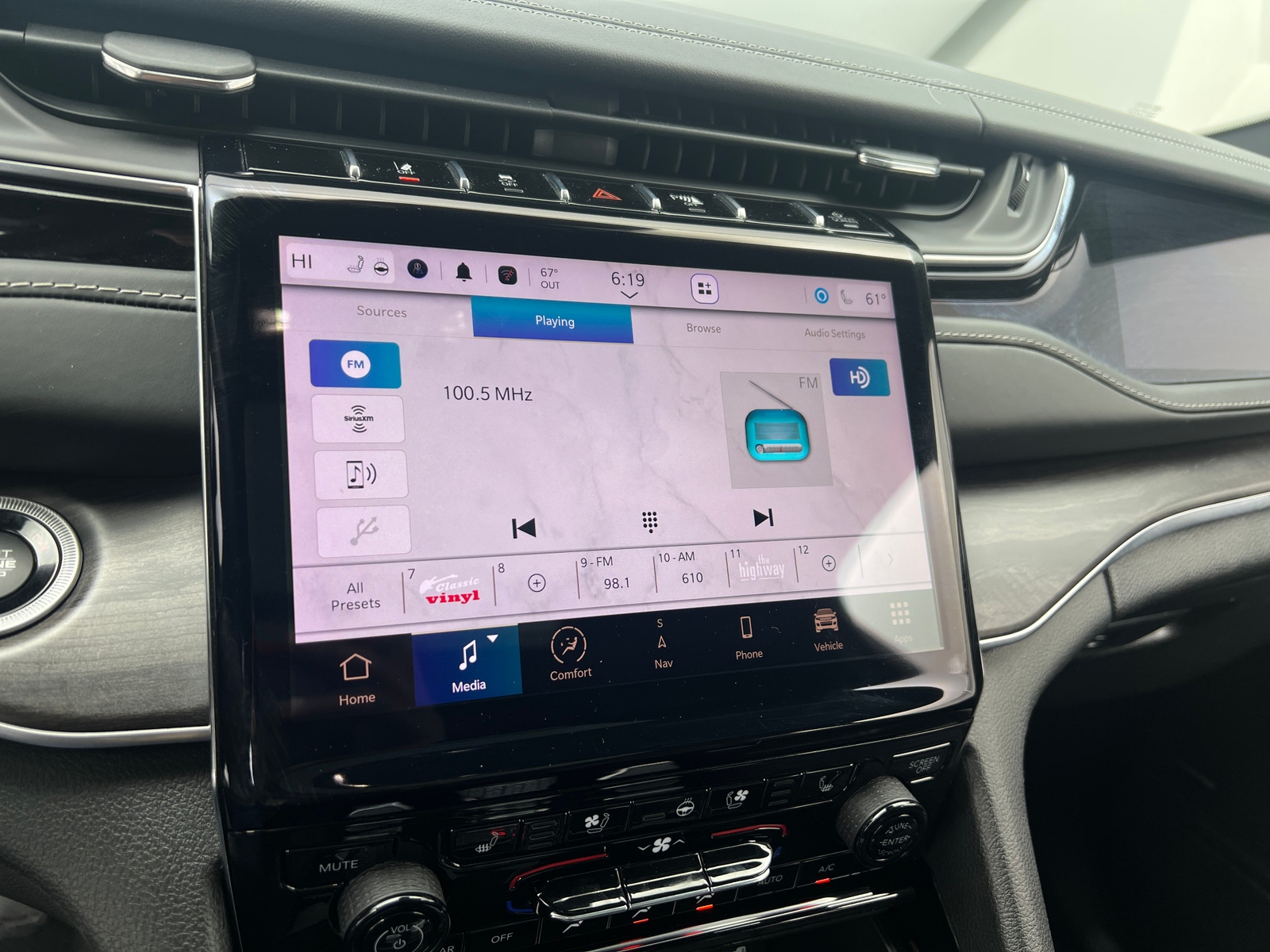 Thumbnail: 2023 Jeep Grand Cherokee L - 3