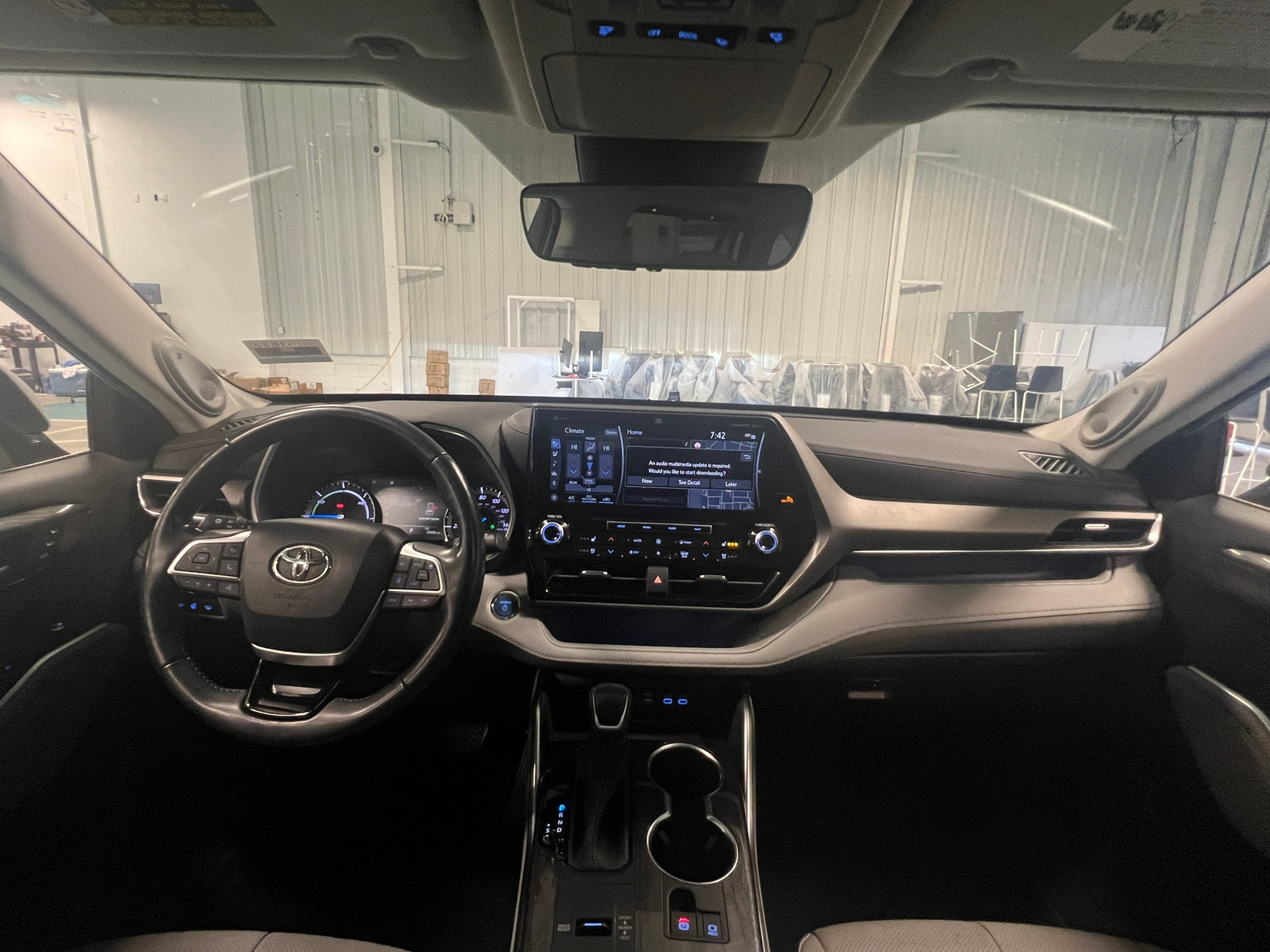 Thumbnail: 2022 Toyota Highlander - 2