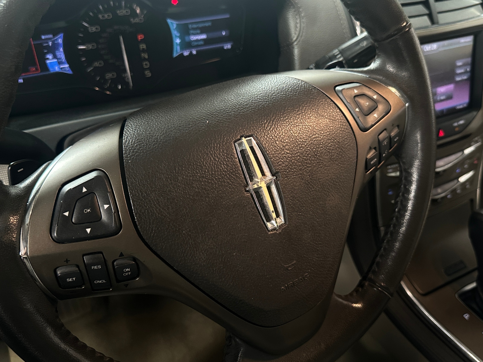 Thumbnail: 2013 Lincoln MKX - 4