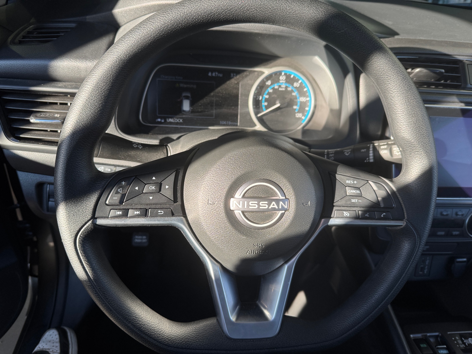 Thumbnail: 2025 Nissan Leaf - 5