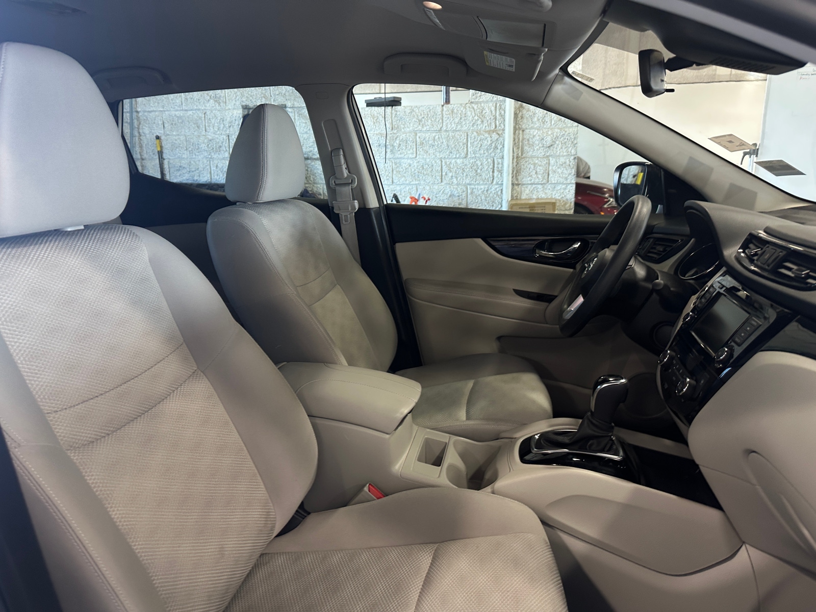 Thumbnail: 2020 Nissan Rogue Sport - 2