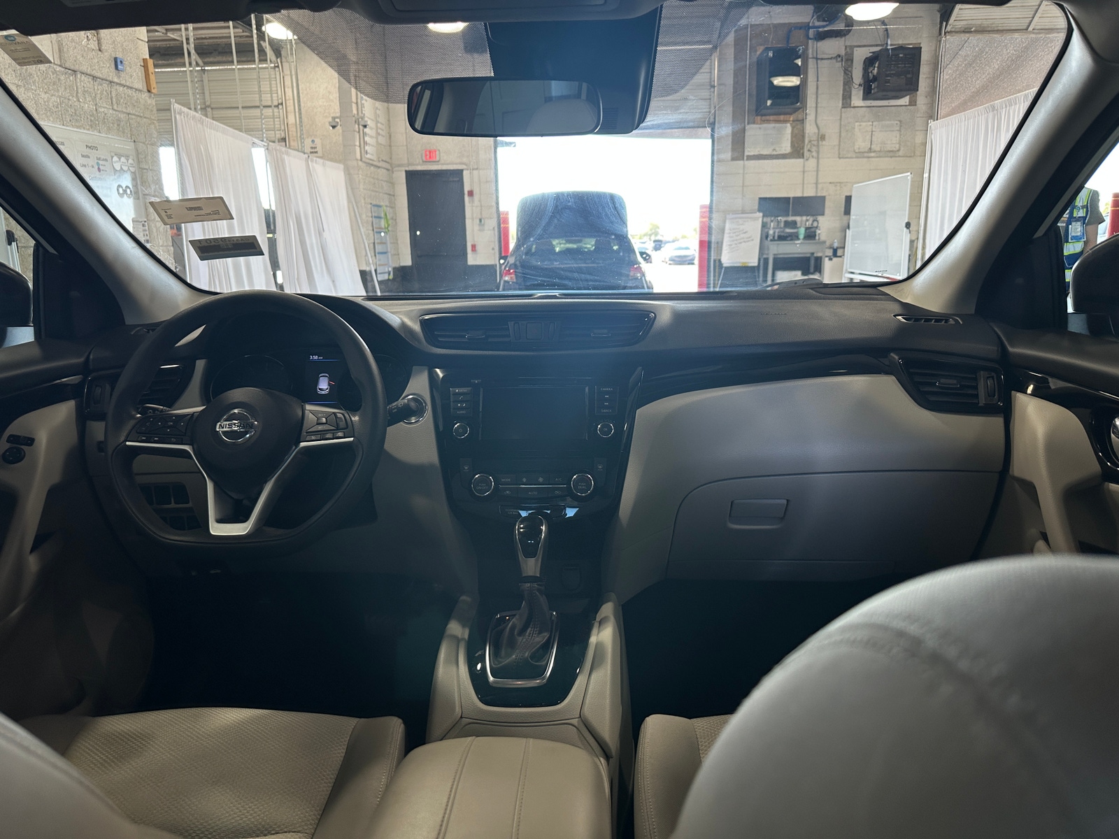 Thumbnail: 2020 Nissan Rogue Sport - 3