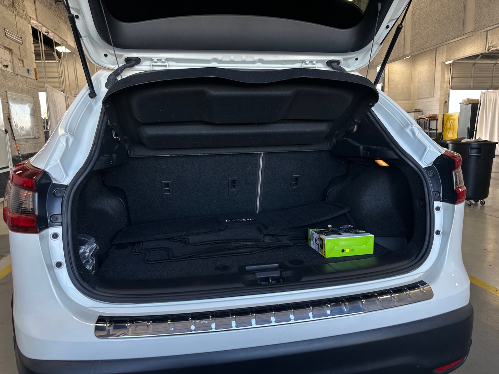 Thumbnail: 2020 Nissan Rogue Sport - 7