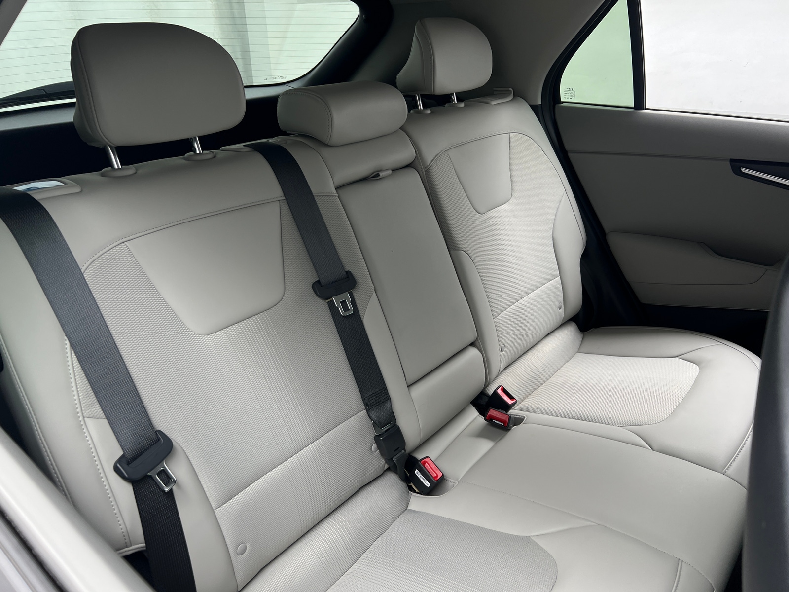 Thumbnail: 2023 Kia Niro - 6