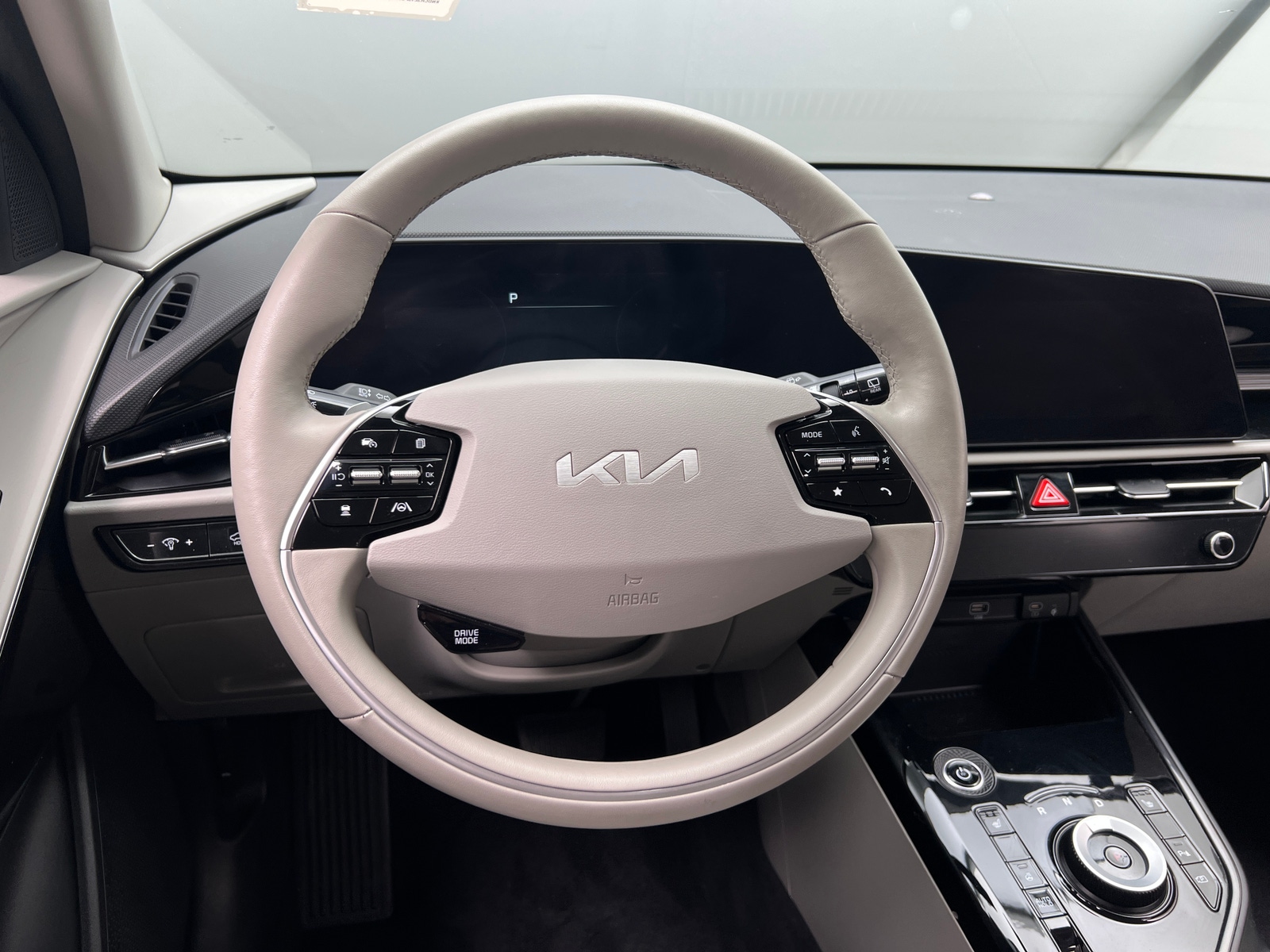 Thumbnail: 2023 Kia Niro - 5