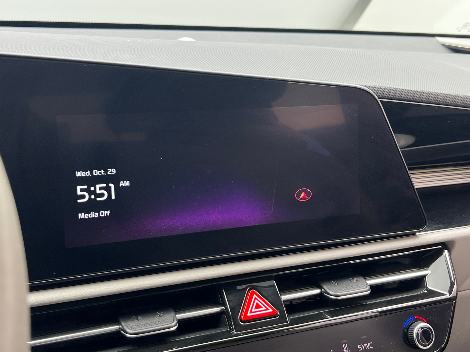 Thumbnail: 2023 Kia Niro - 4