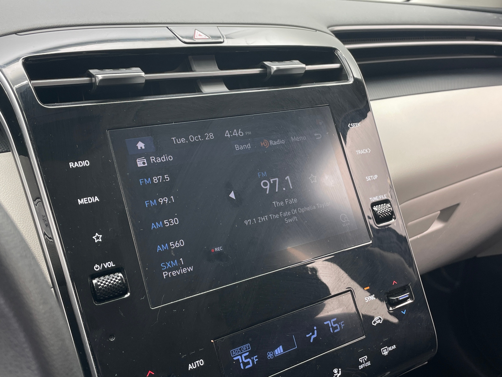 Thumbnail: 2024 Hyundai Tucson - 4