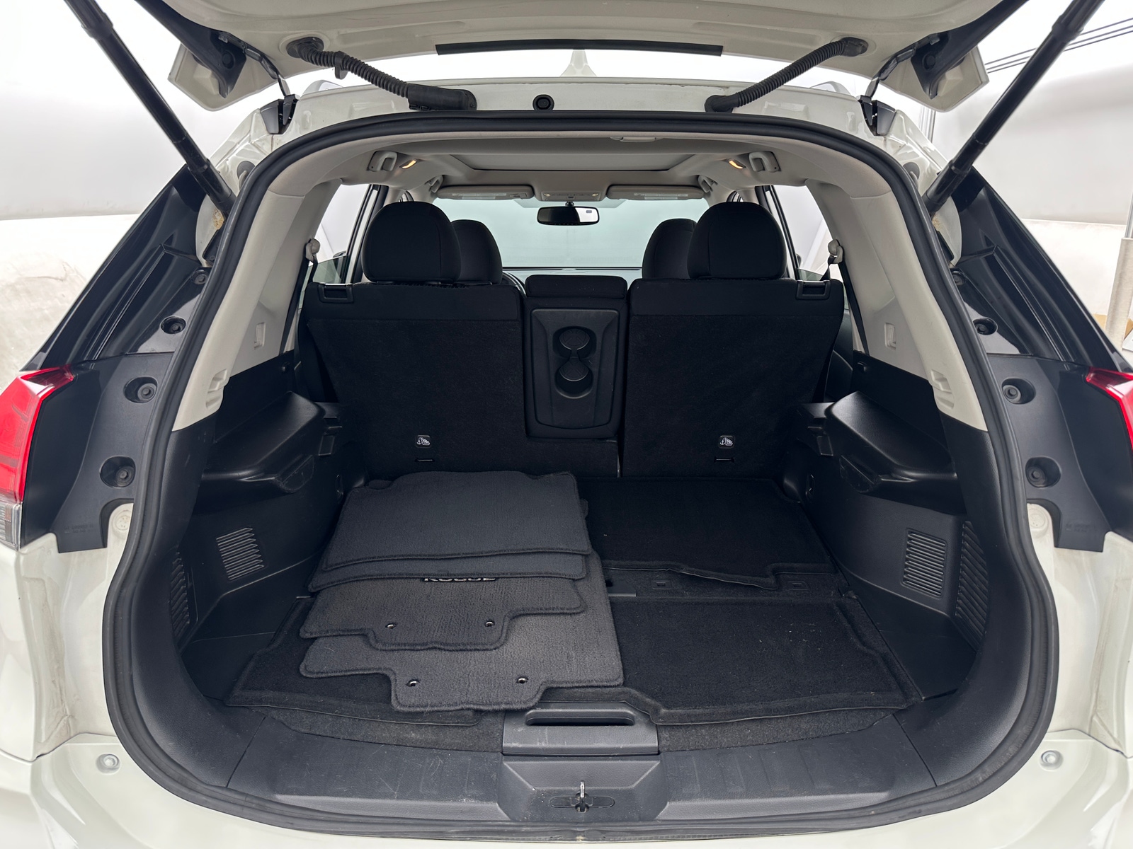 Thumbnail: 2017 Nissan Rogue - 7