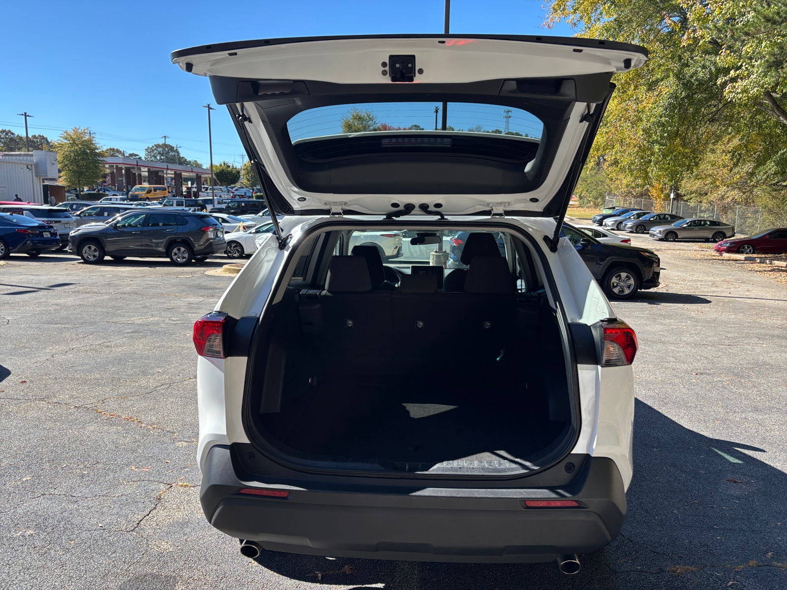 Thumbnail: 2025 Toyota RAV4 - 6