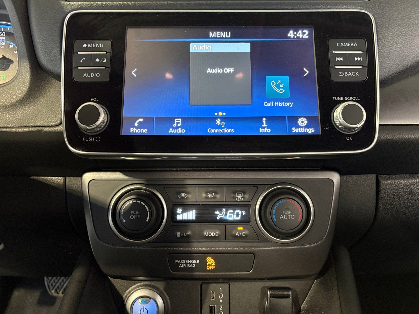 Thumbnail: 2023 Nissan Leaf - 4