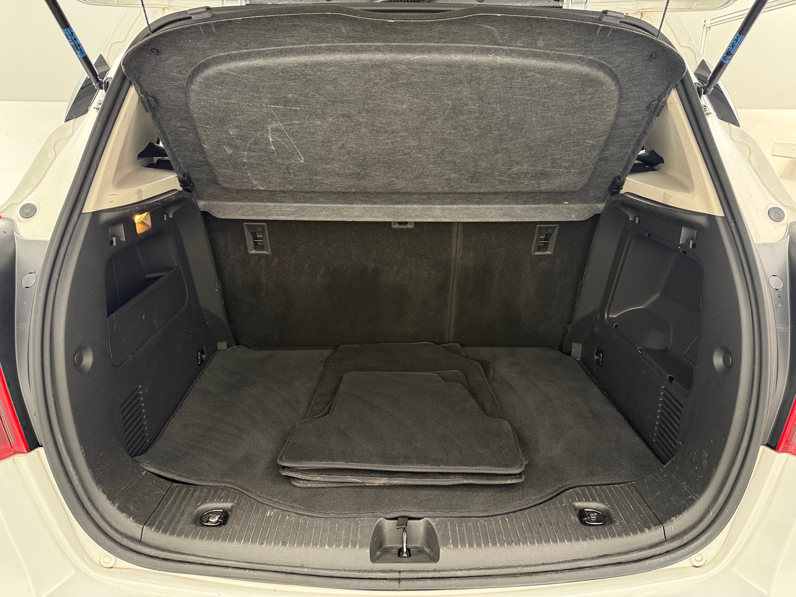 Thumbnail: 2020 Buick Encore - 7