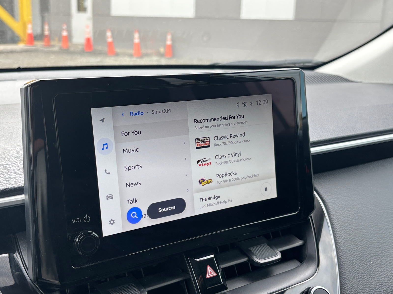 Thumbnail: 2025 Toyota Corolla Cross - 4