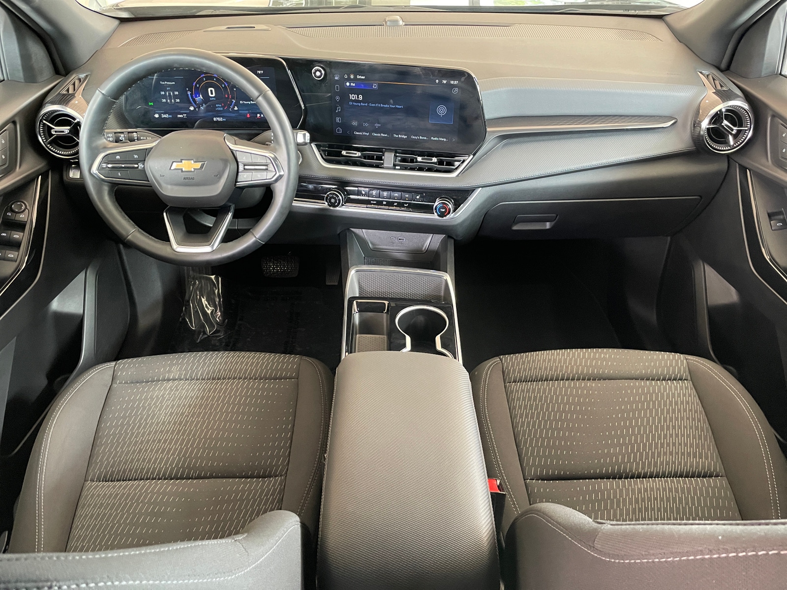 Thumbnail: 2025 Chevrolet Equinox - 3