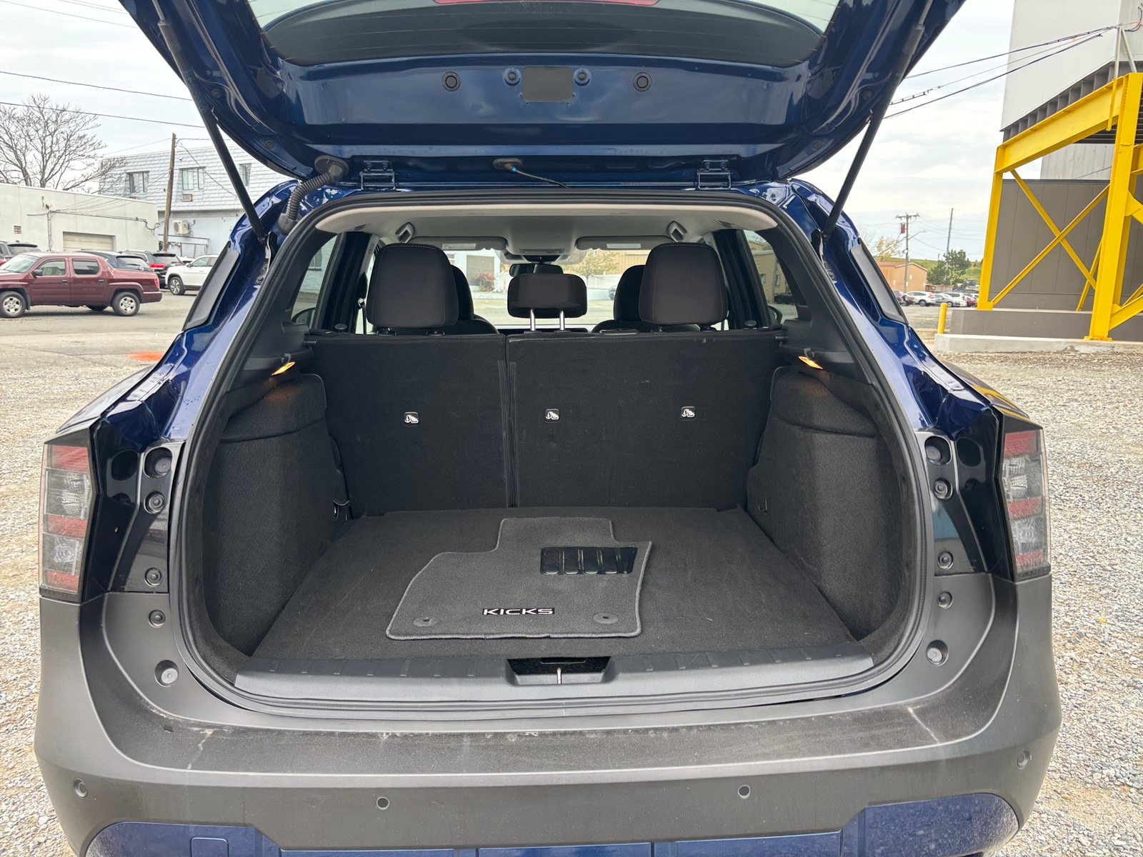 Thumbnail: 2025 Nissan Kicks - 5