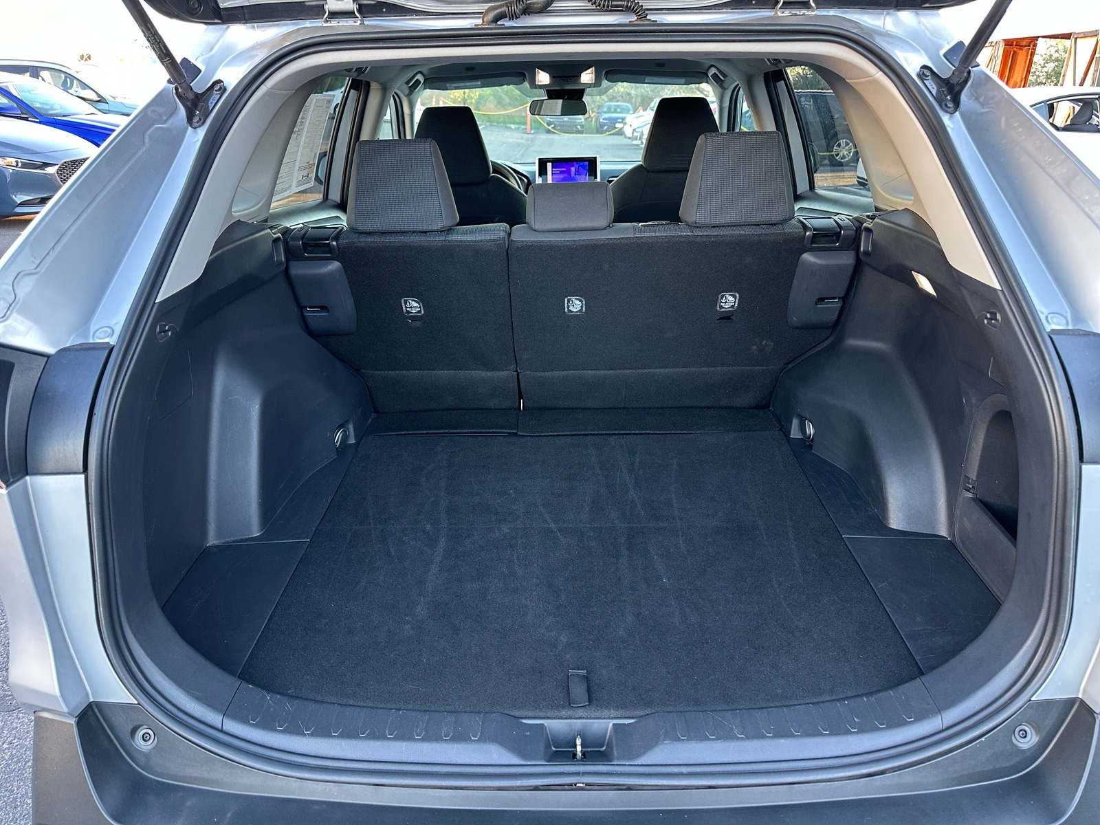 Thumbnail: 2025 Toyota RAV4 - 6