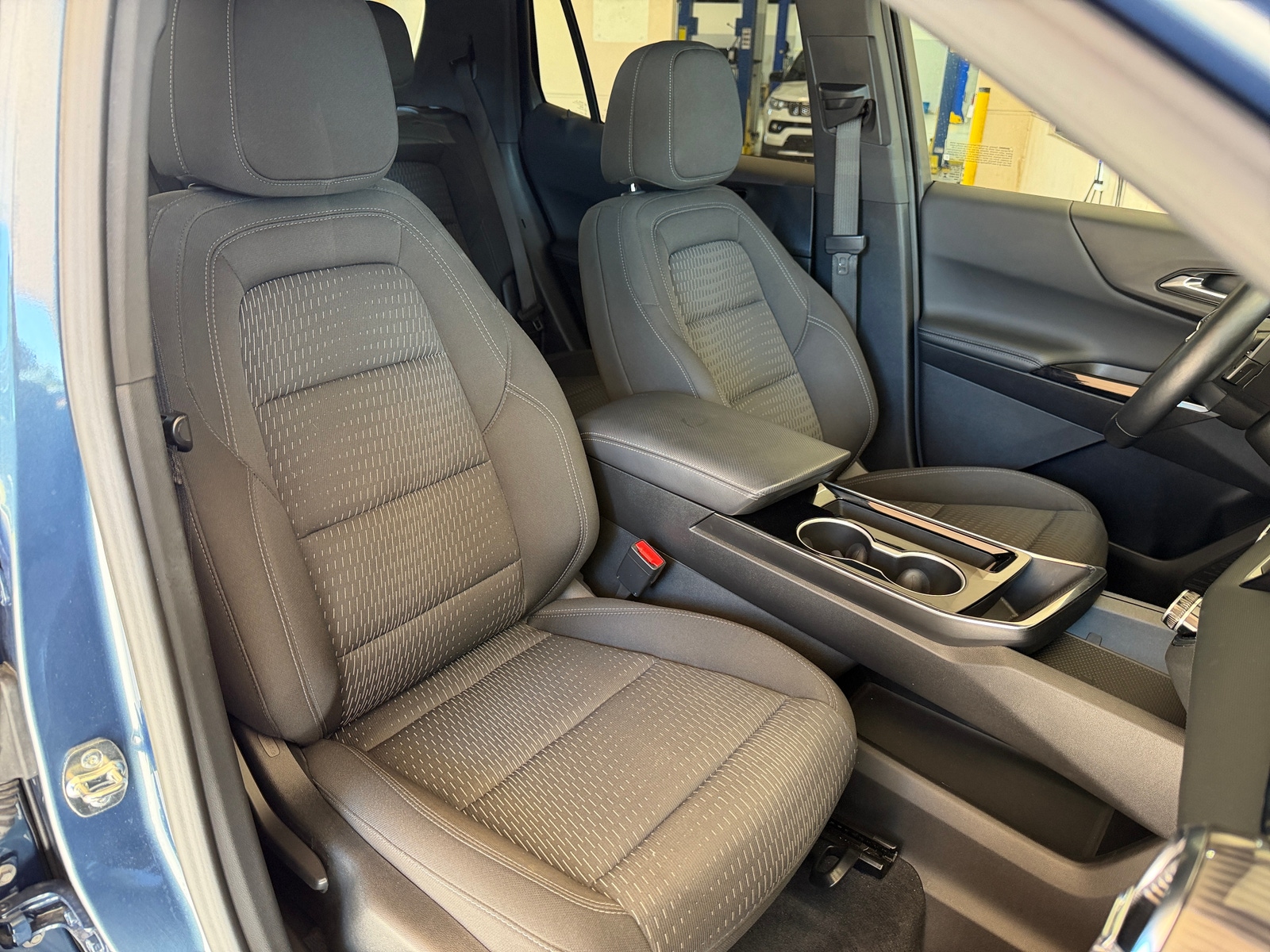 Thumbnail: 2025 Chevrolet Equinox - 2