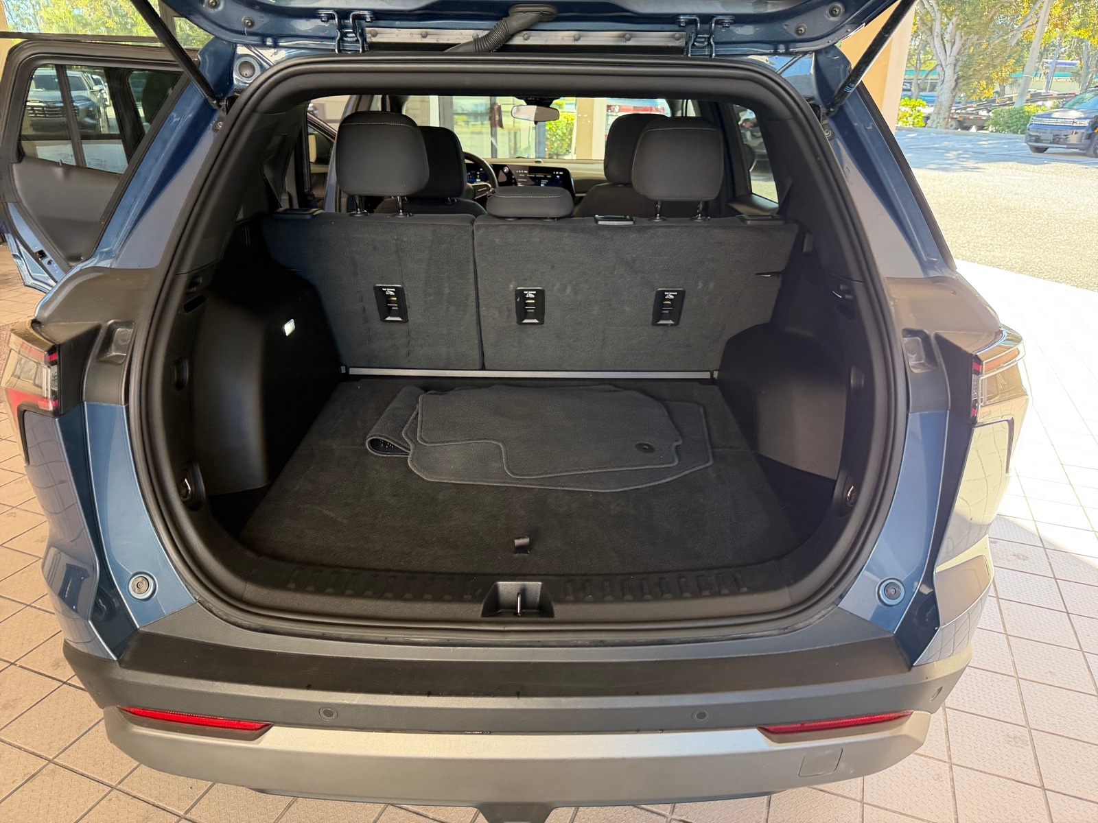 Thumbnail: 2025 Chevrolet Equinox - 4