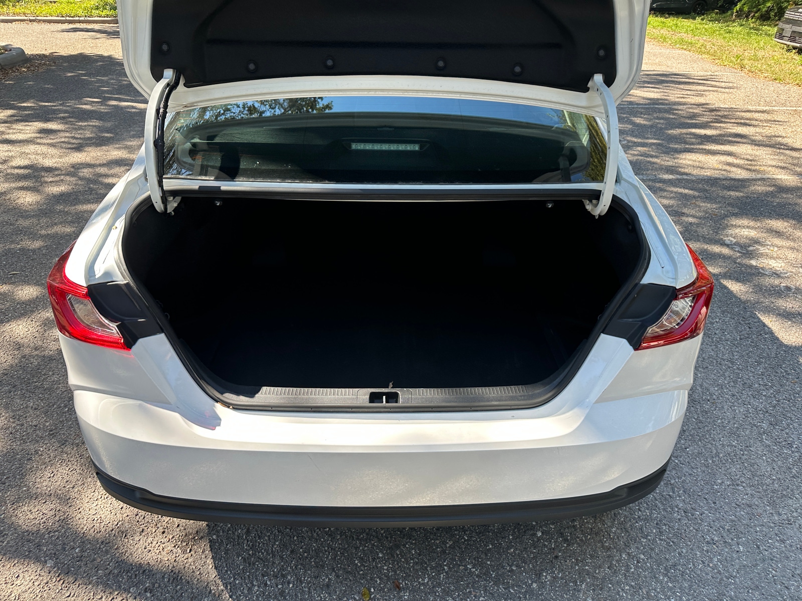 Thumbnail: 2025 Toyota Camry - 4