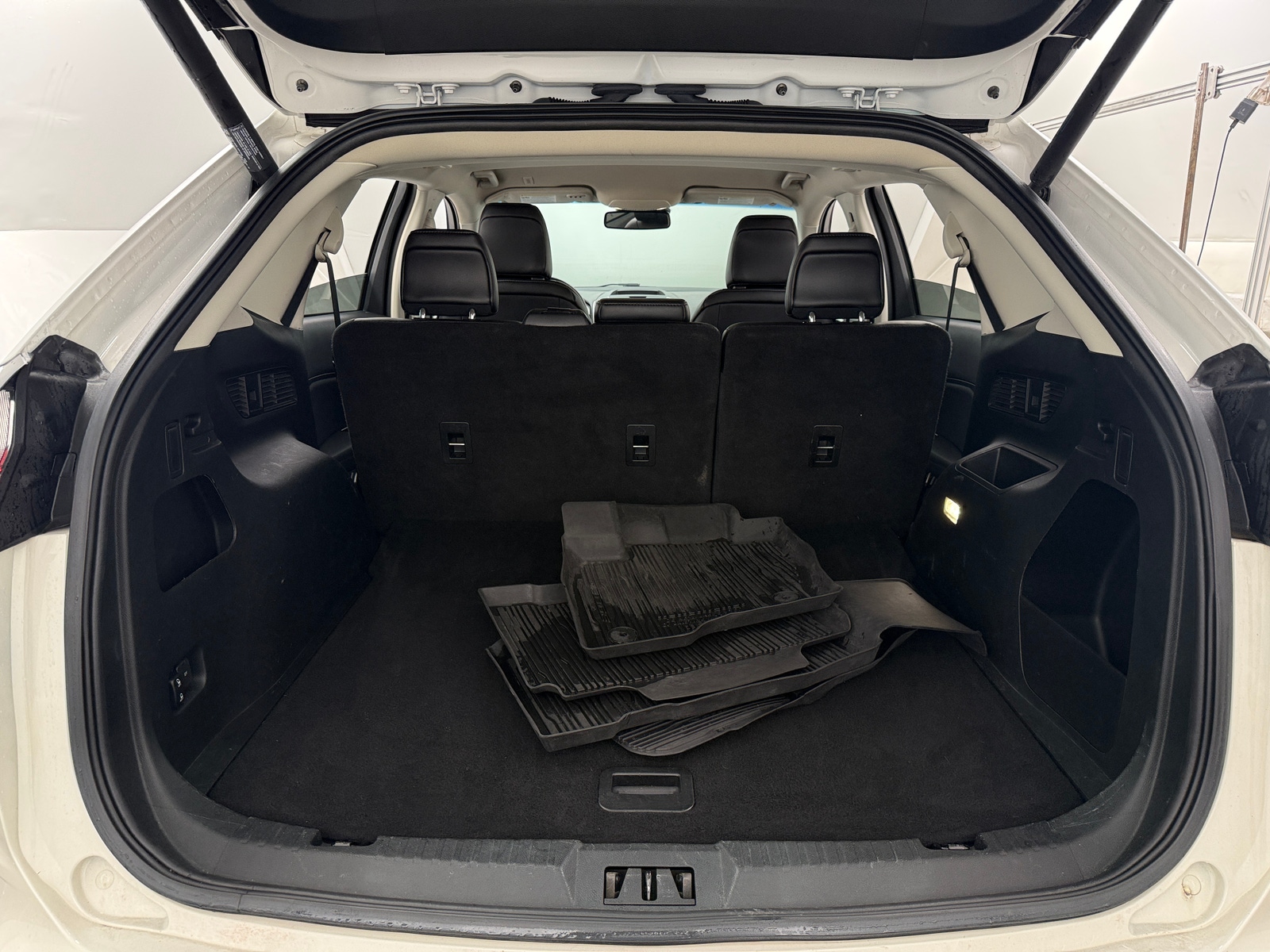 Thumbnail: 2020 Ford Edge - 6