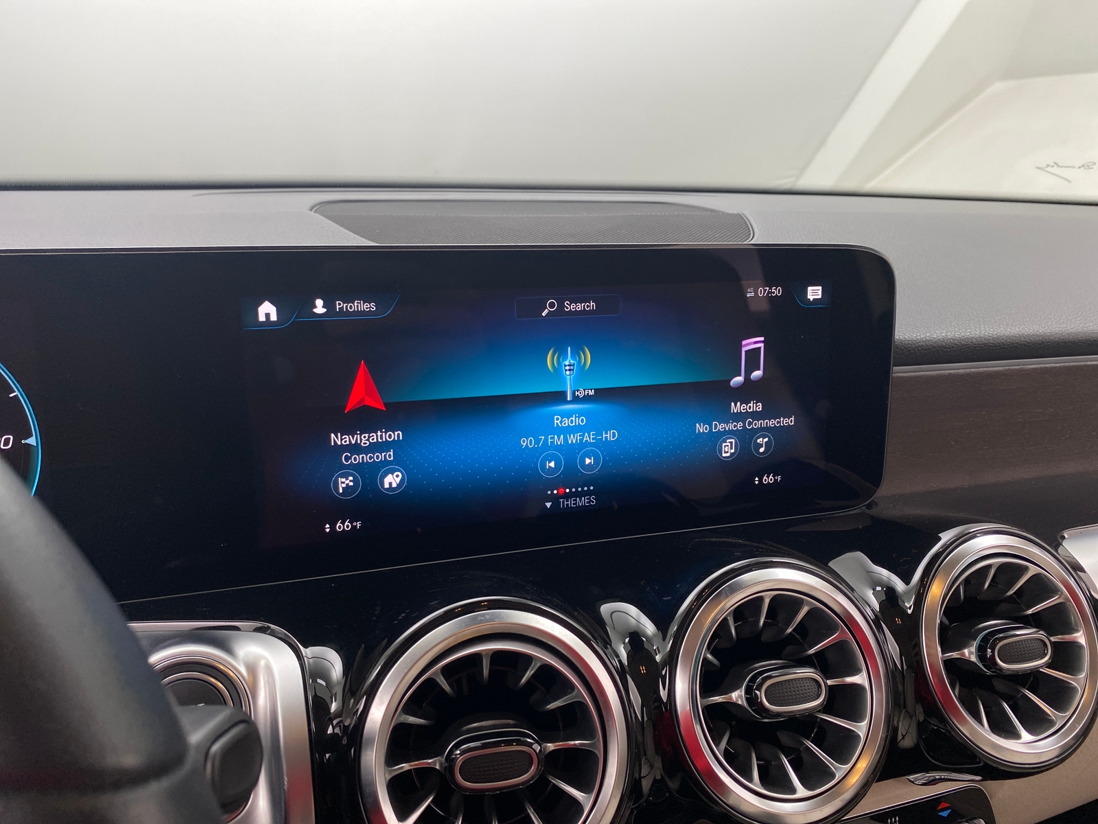 Thumbnail: 2023 Mercedes-Benz EQB - 3