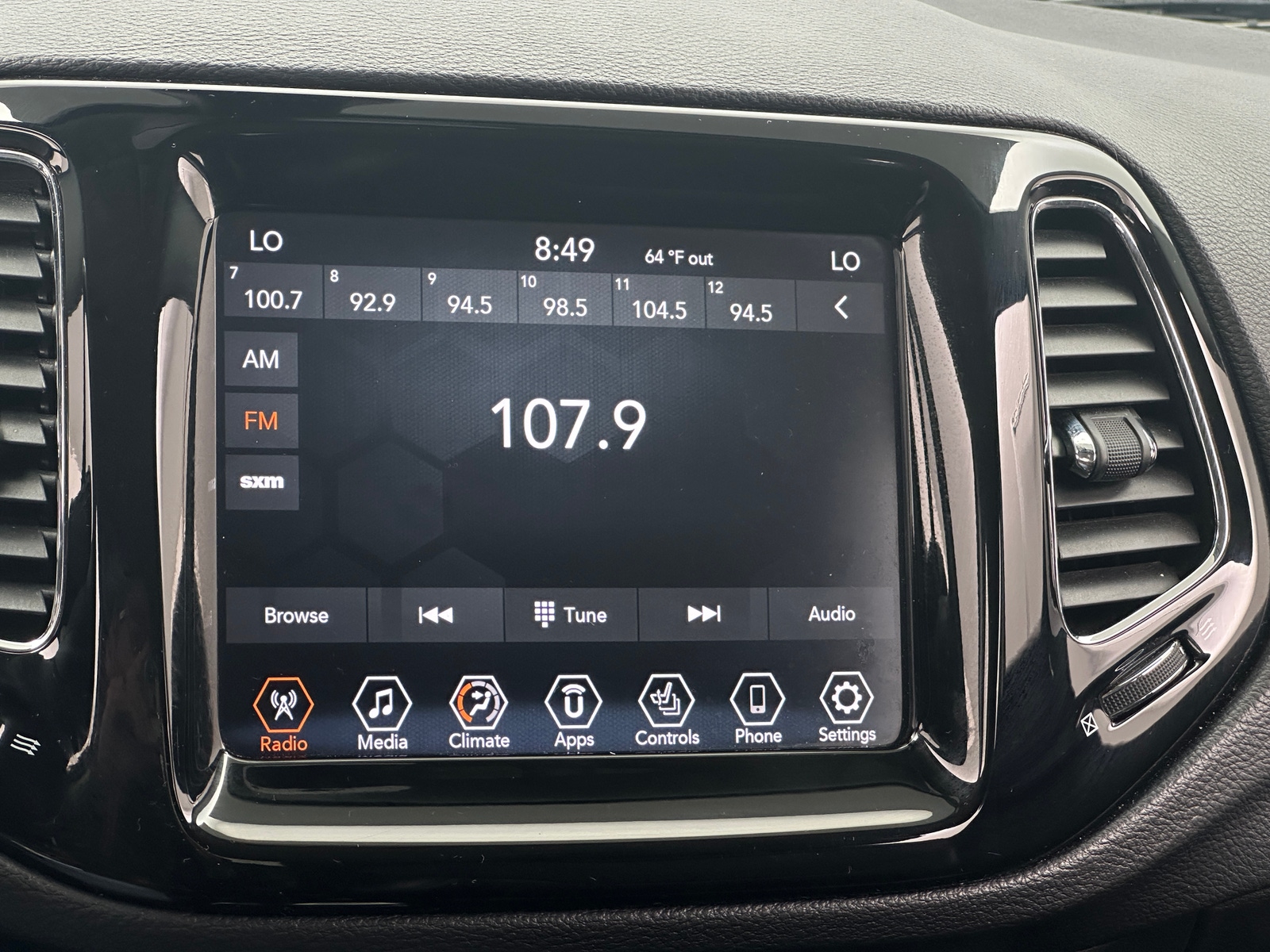 Thumbnail: 2019 Jeep Compass - 3