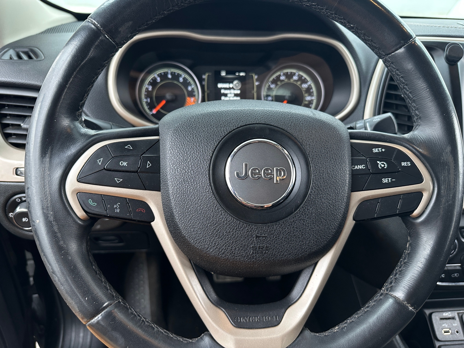 Thumbnail: 2015 Jeep Cherokee - 5