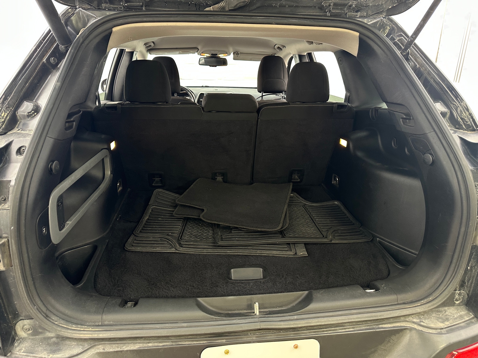 Thumbnail: 2015 Jeep Cherokee - 7