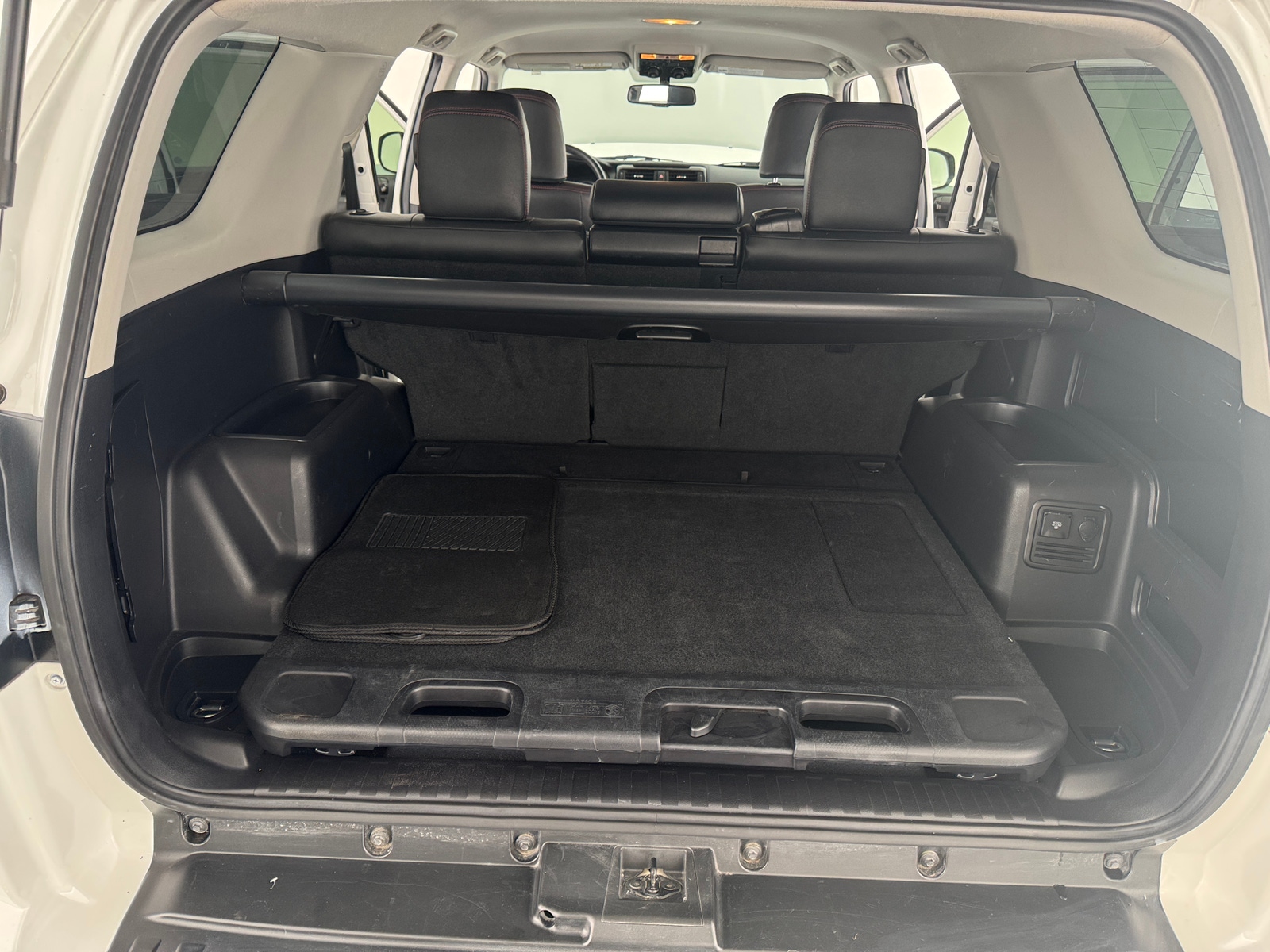 Thumbnail: 2016 Toyota 4Runner - 7