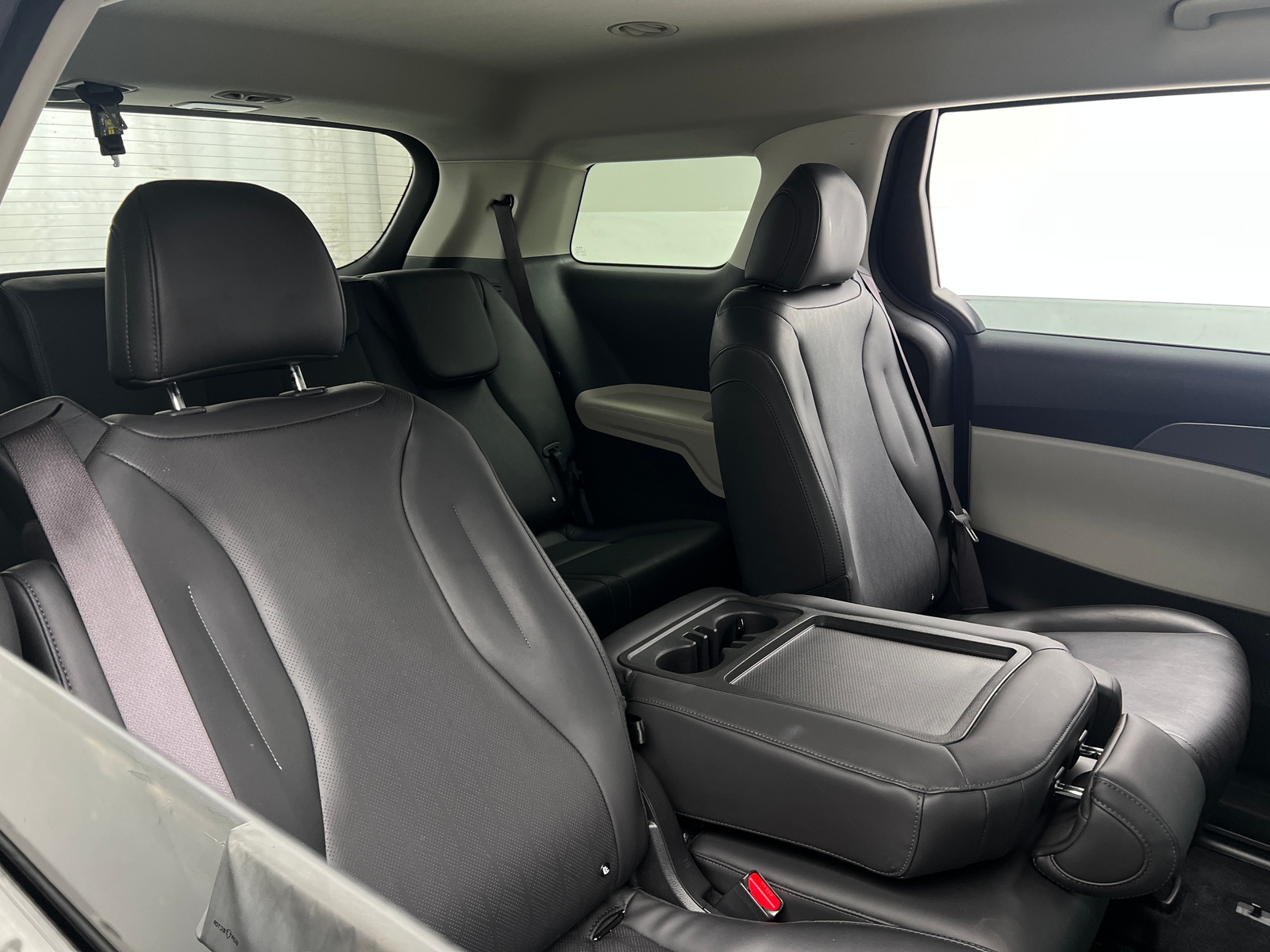 Thumbnail: 2023 Kia Carnival - 5