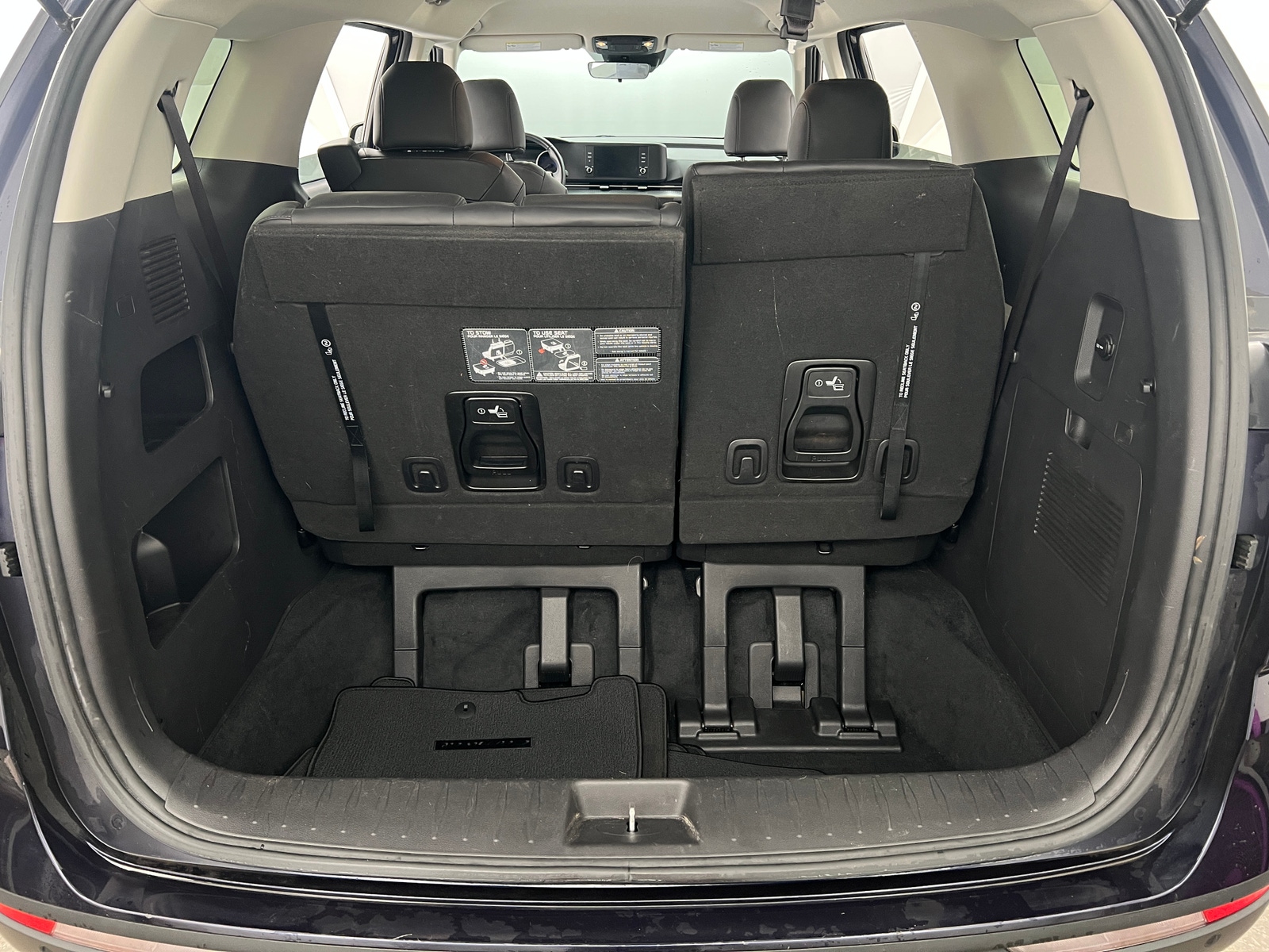 Thumbnail: 2023 Kia Carnival - 6