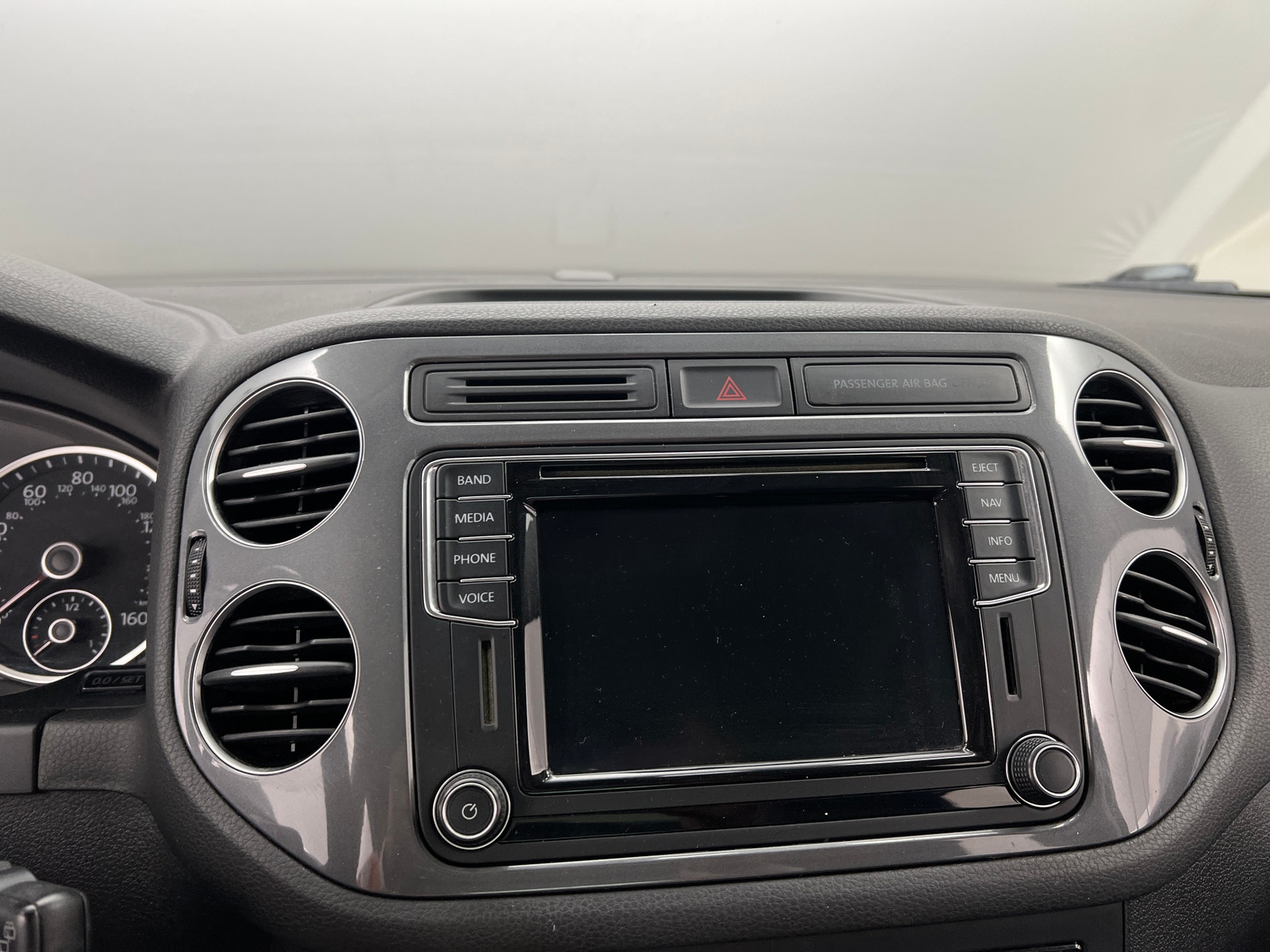 Thumbnail: 2017 Volkswagen Tiguan - 3