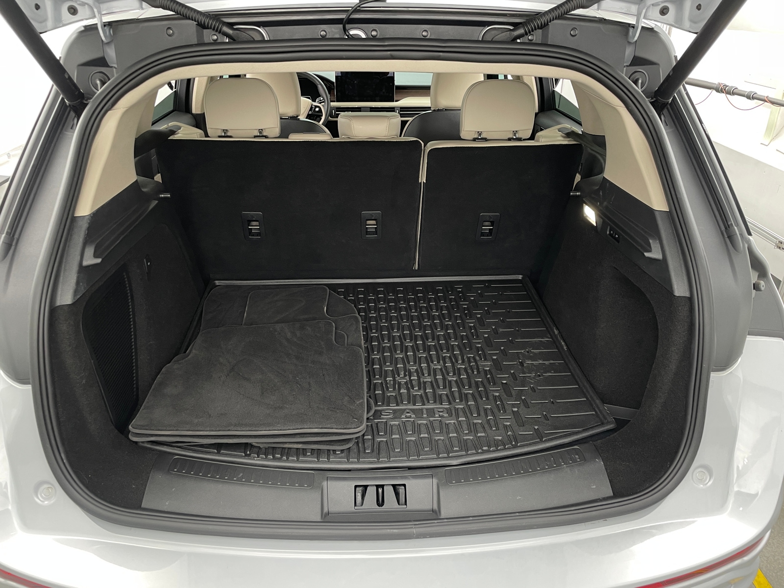 Thumbnail: 2025 Lincoln Corsair - 6