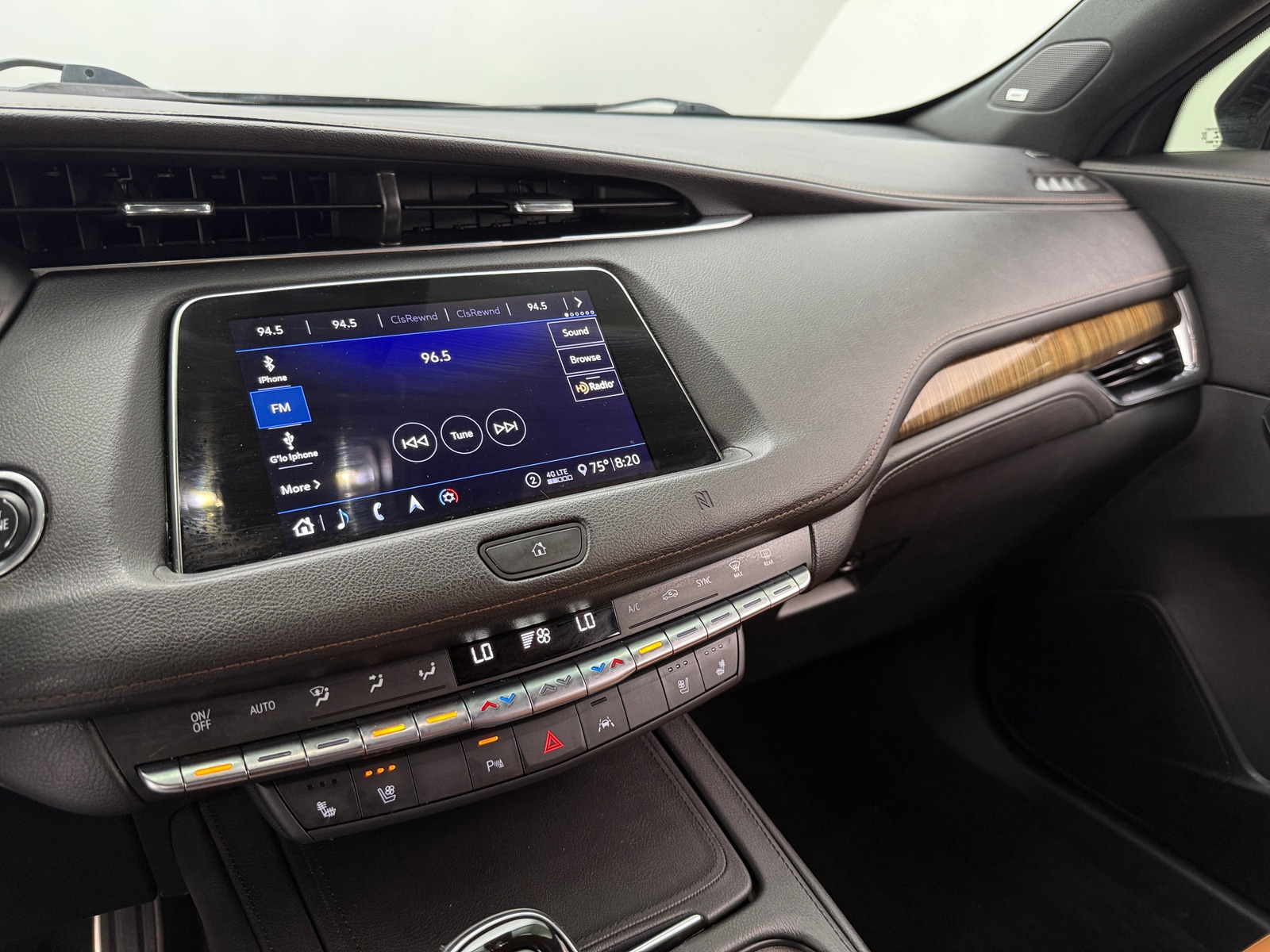 Thumbnail: 2020 Cadillac XT4 - 3