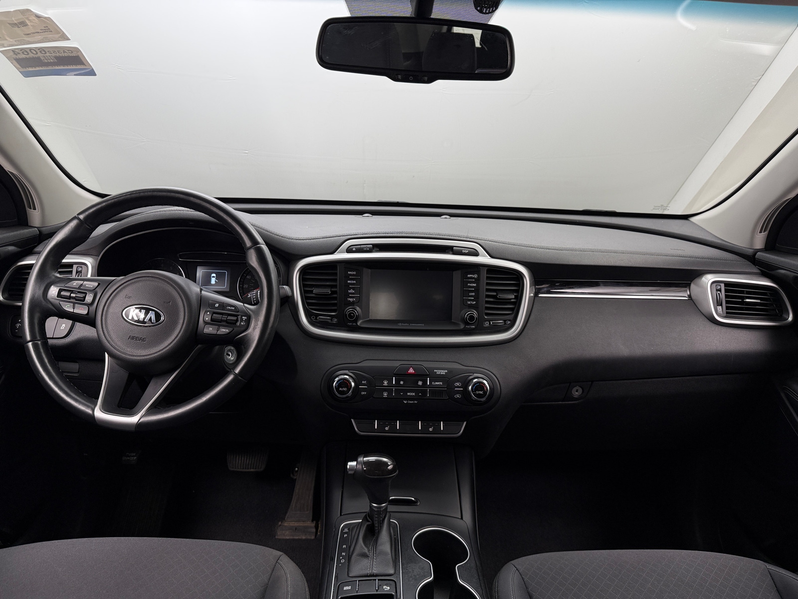 Thumbnail: 2017 Kia Sorento - 3