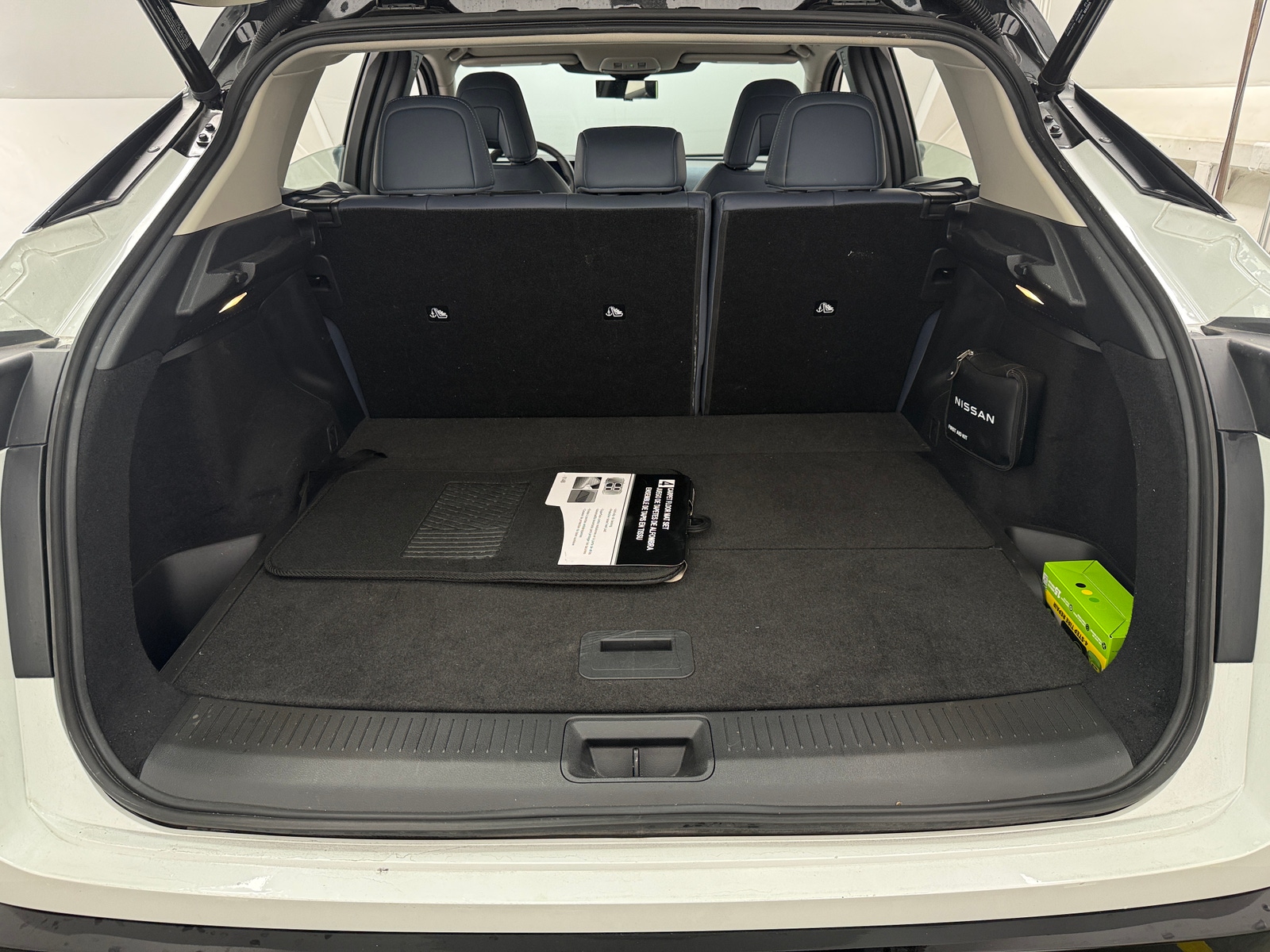 Thumbnail: 2023 Nissan Ariya - 6