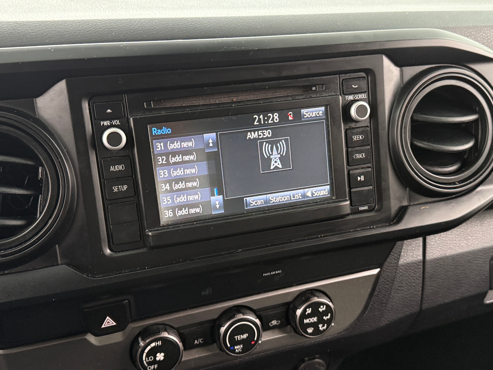 Thumbnail: 2019 Toyota Tacoma - 4